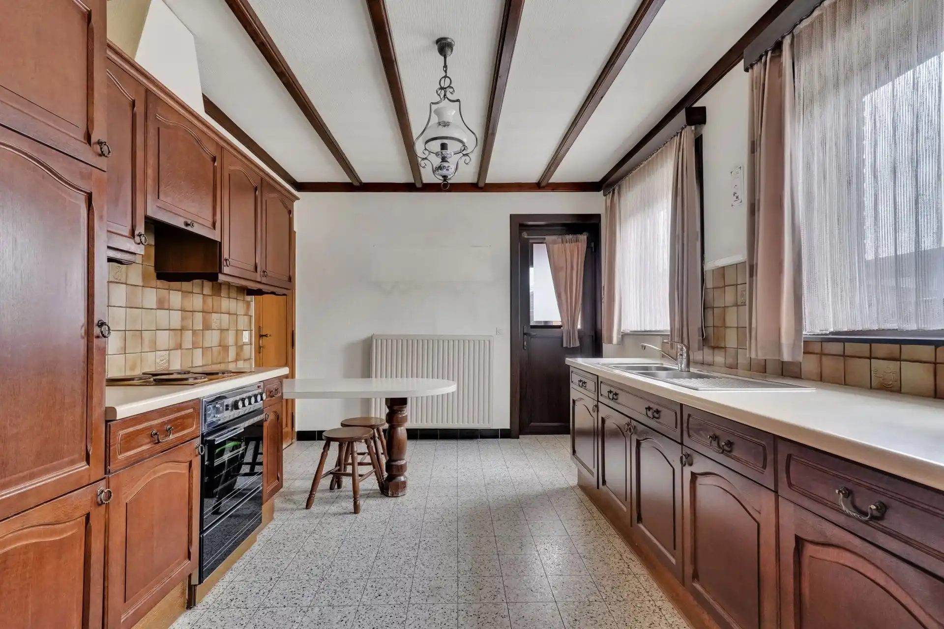 Charmante woning met drie slaapkamers, tuin en garage foto 6