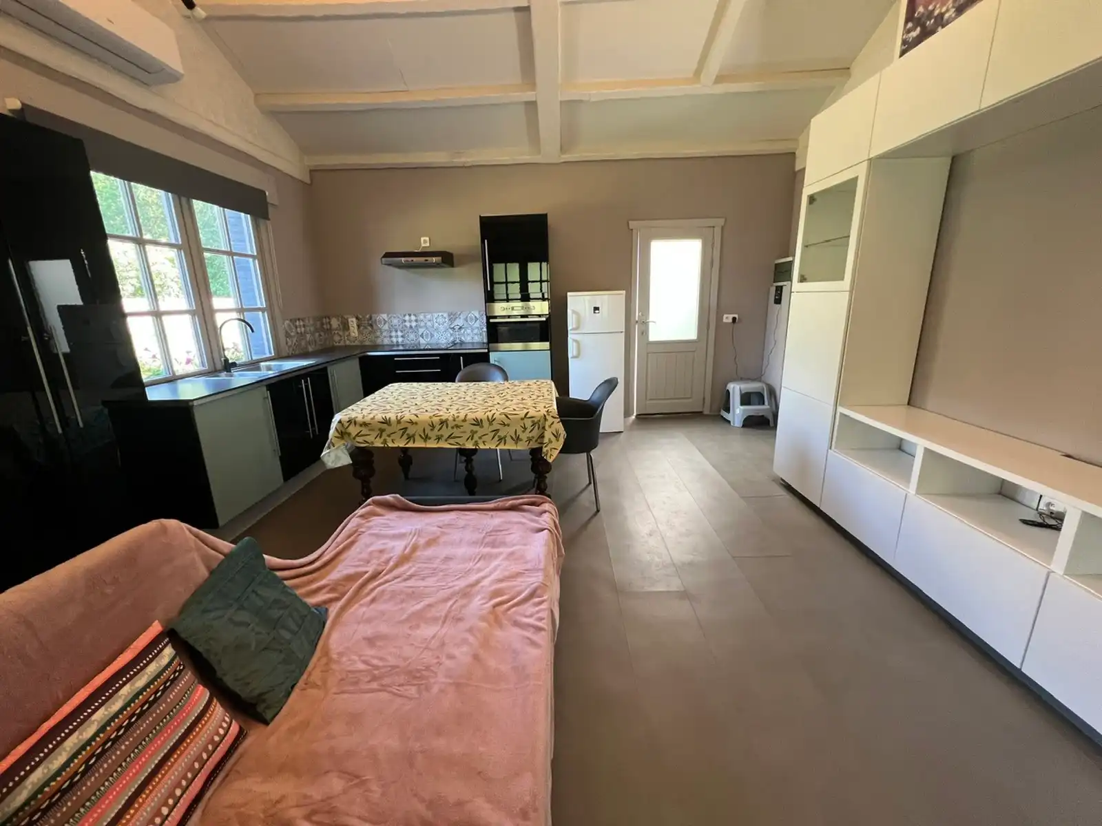 Instapklaar buitenverblijf met 1slpk op 1.497m² foto 6
