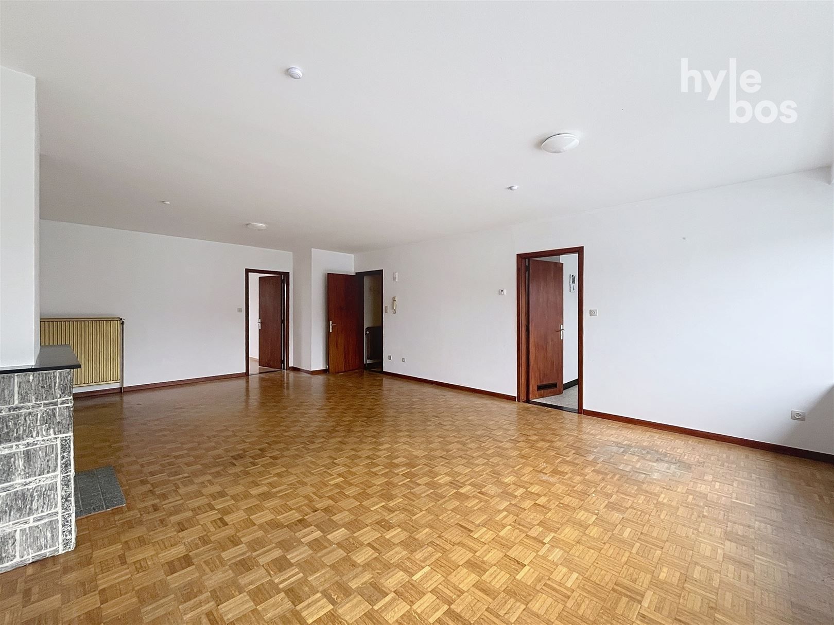 2 slaapkamer appartement met garage foto 4