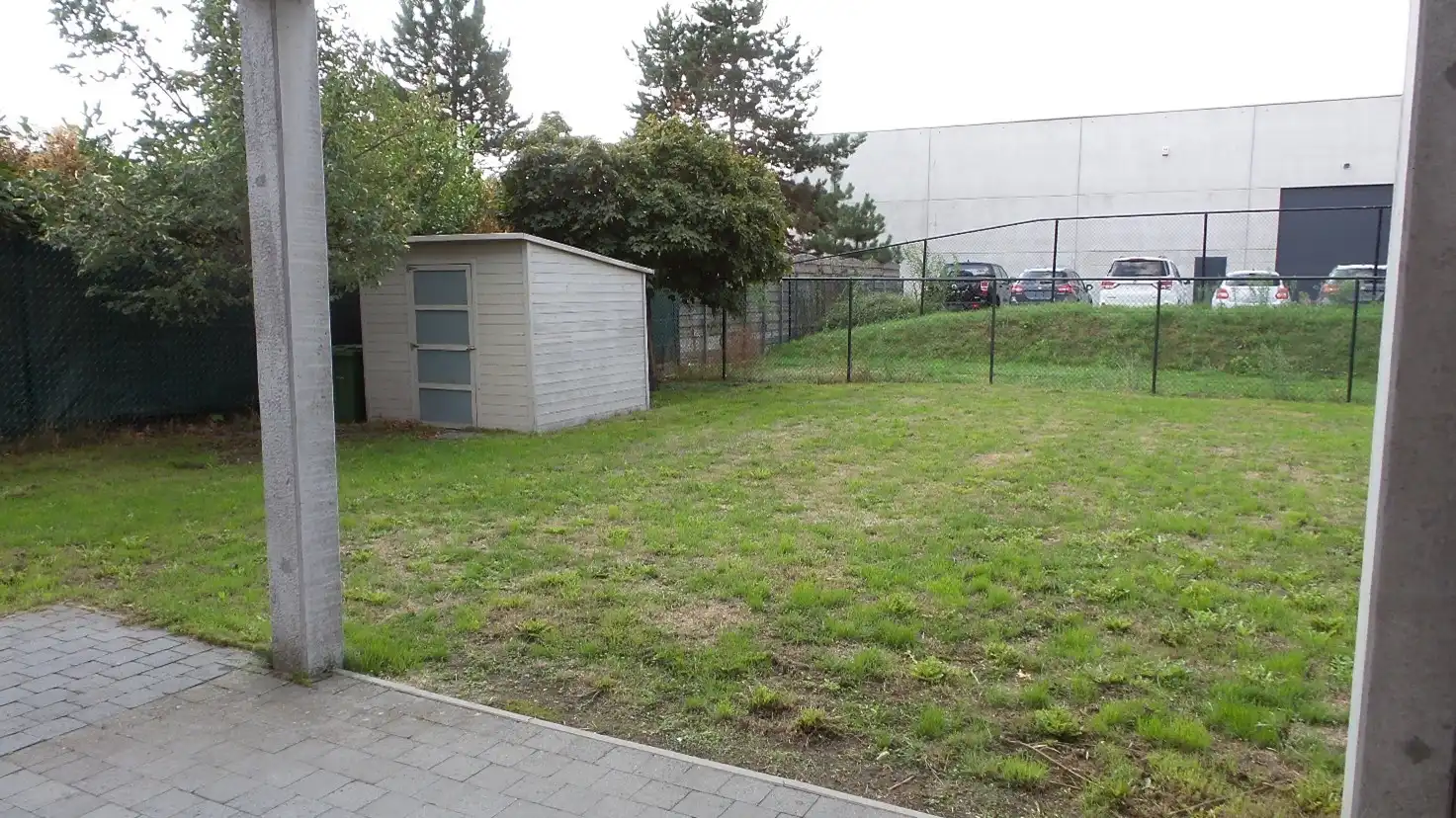 Gelijkvloers appartement met 2 slaapkamers, terras en ruime tuin te Hasselt. foto 14