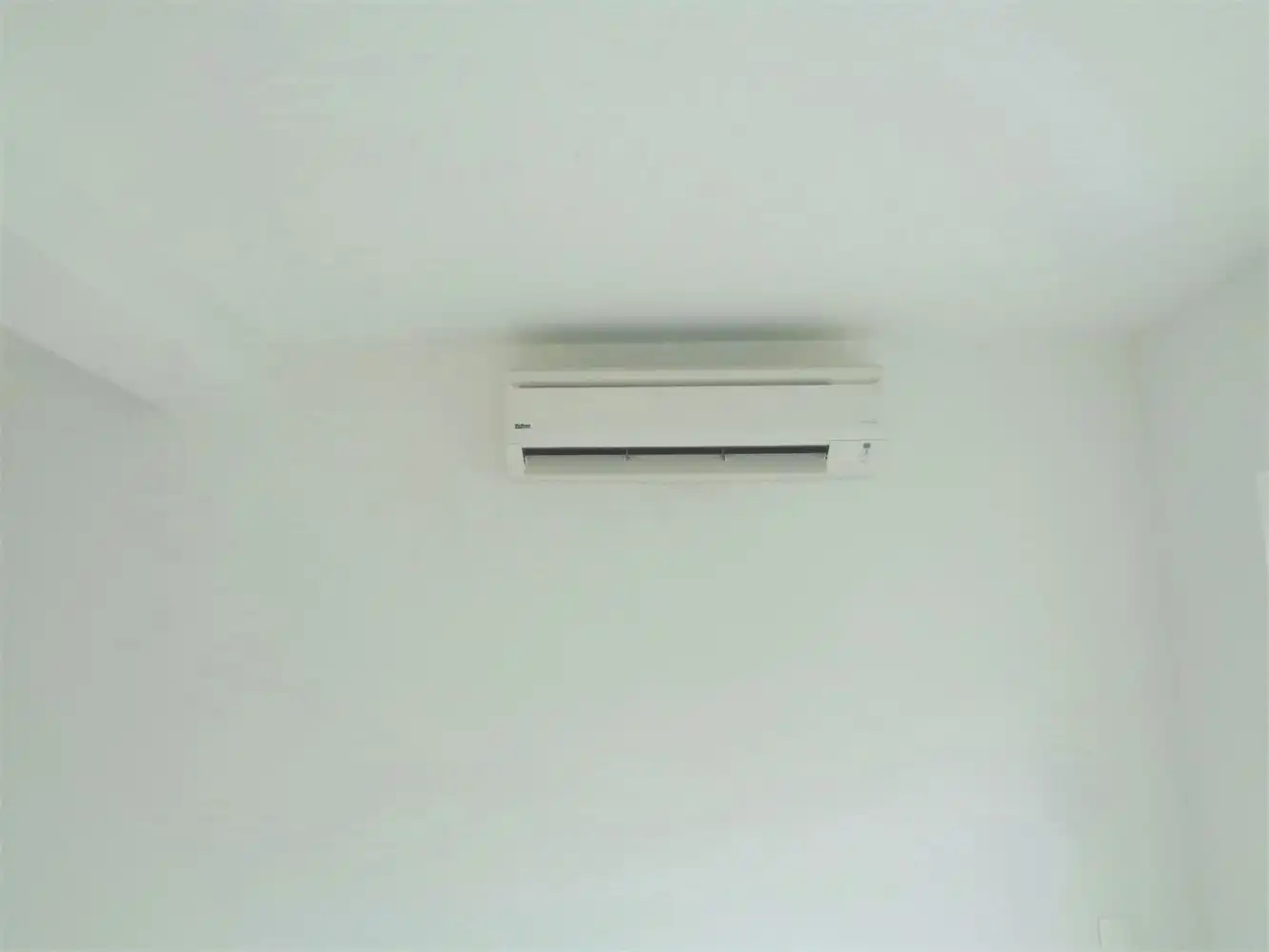 RECENT COMMERCIEEL GELIJKVLOERS OF KANTOOR foto 6