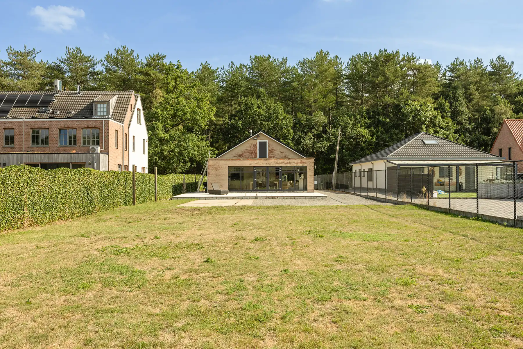 Gelijkvloerse woning met blijvend groen uitzicht op 1.182 m2 foto 2