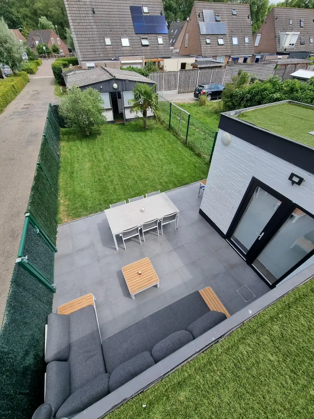 Ruime hoekwoning nabij centrum foto 26