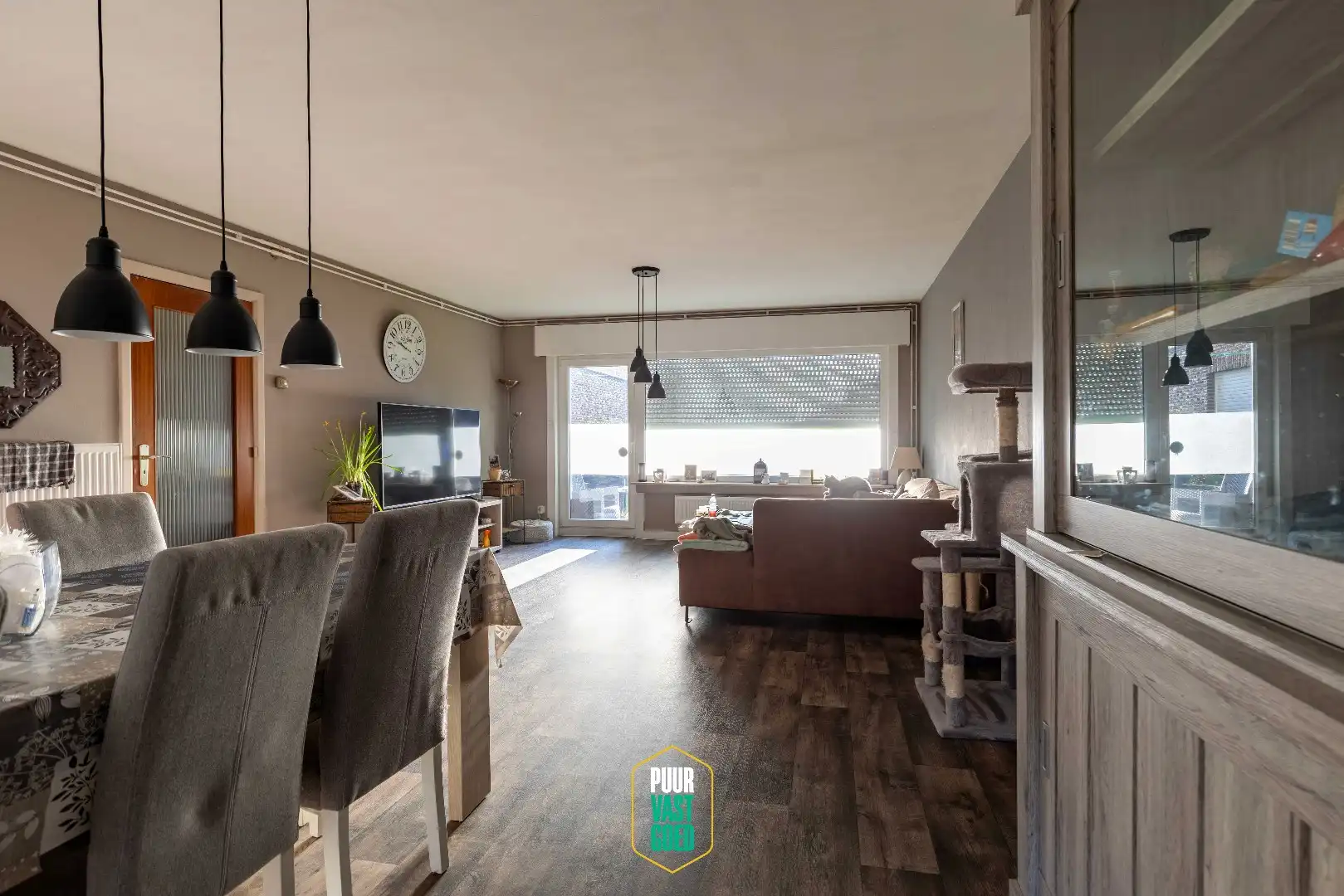 Ruim en verzorgd gelijkvloers appartement met terras foto 4