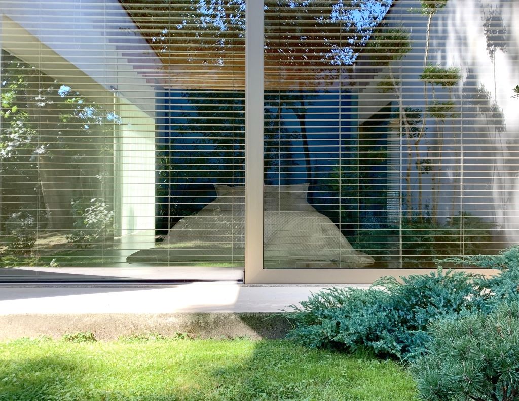 Architecturale laagbouwvilla met binnenzwembad en unieke beleving met het omliggende landschap. foto 20