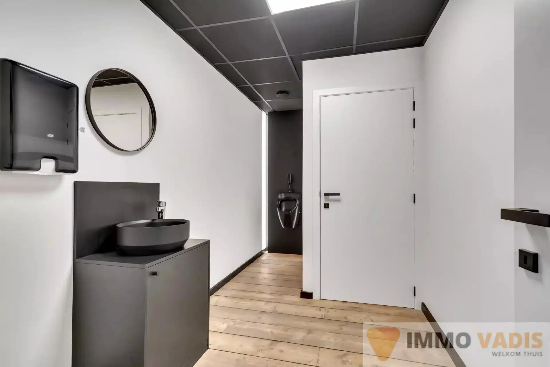 Industrieel gebouw op strategische locatie foto 19