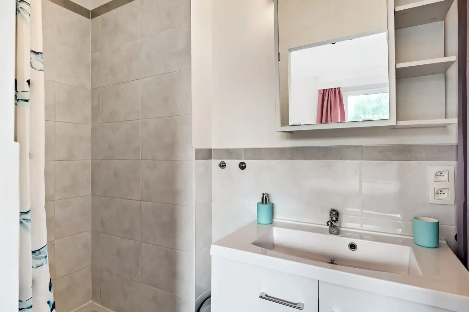 Instapklaar appartement met garage op toplocatie in Kapellen foto 12