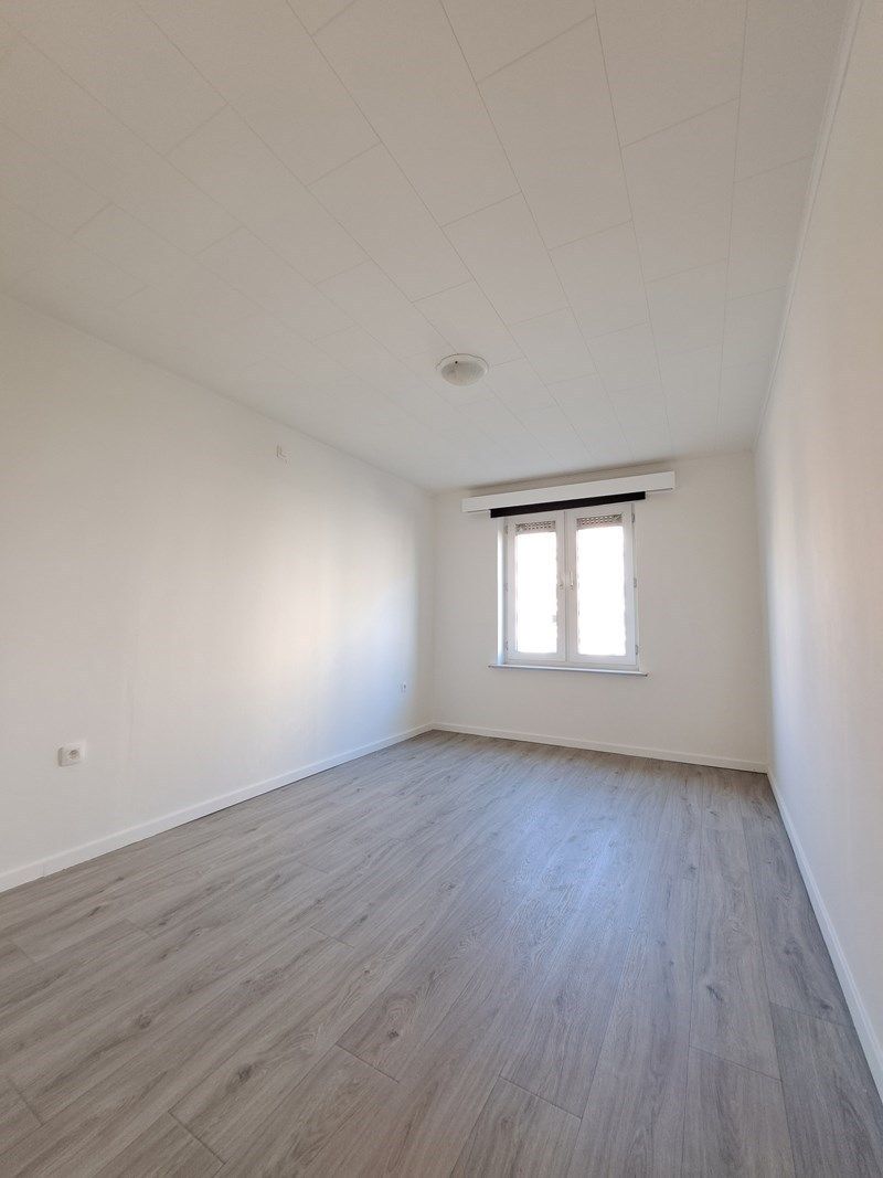 Knap gerenoveerd appartement te Genk centrum foto 10