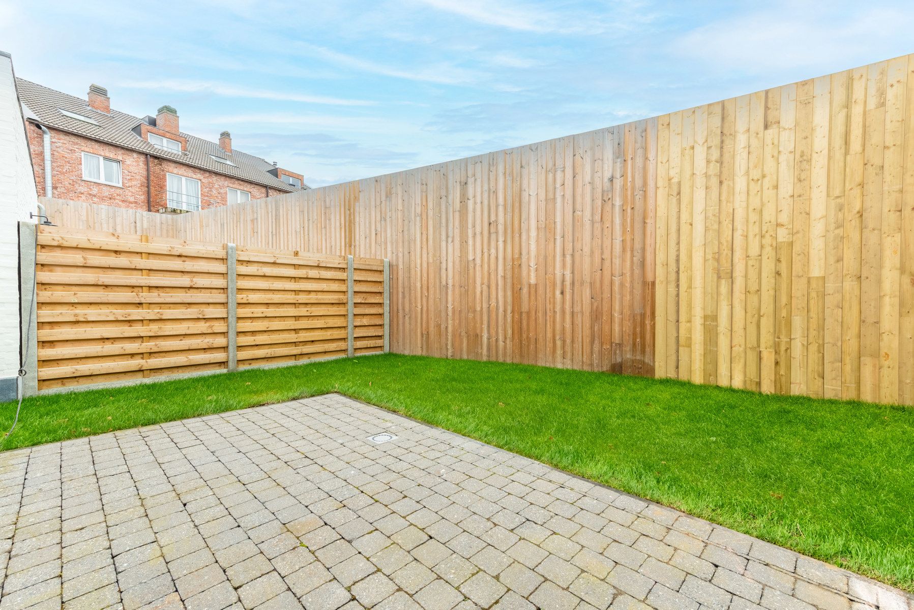 Centraal gelijkvloers 1-slpk app met tuinterras en garage foto 7