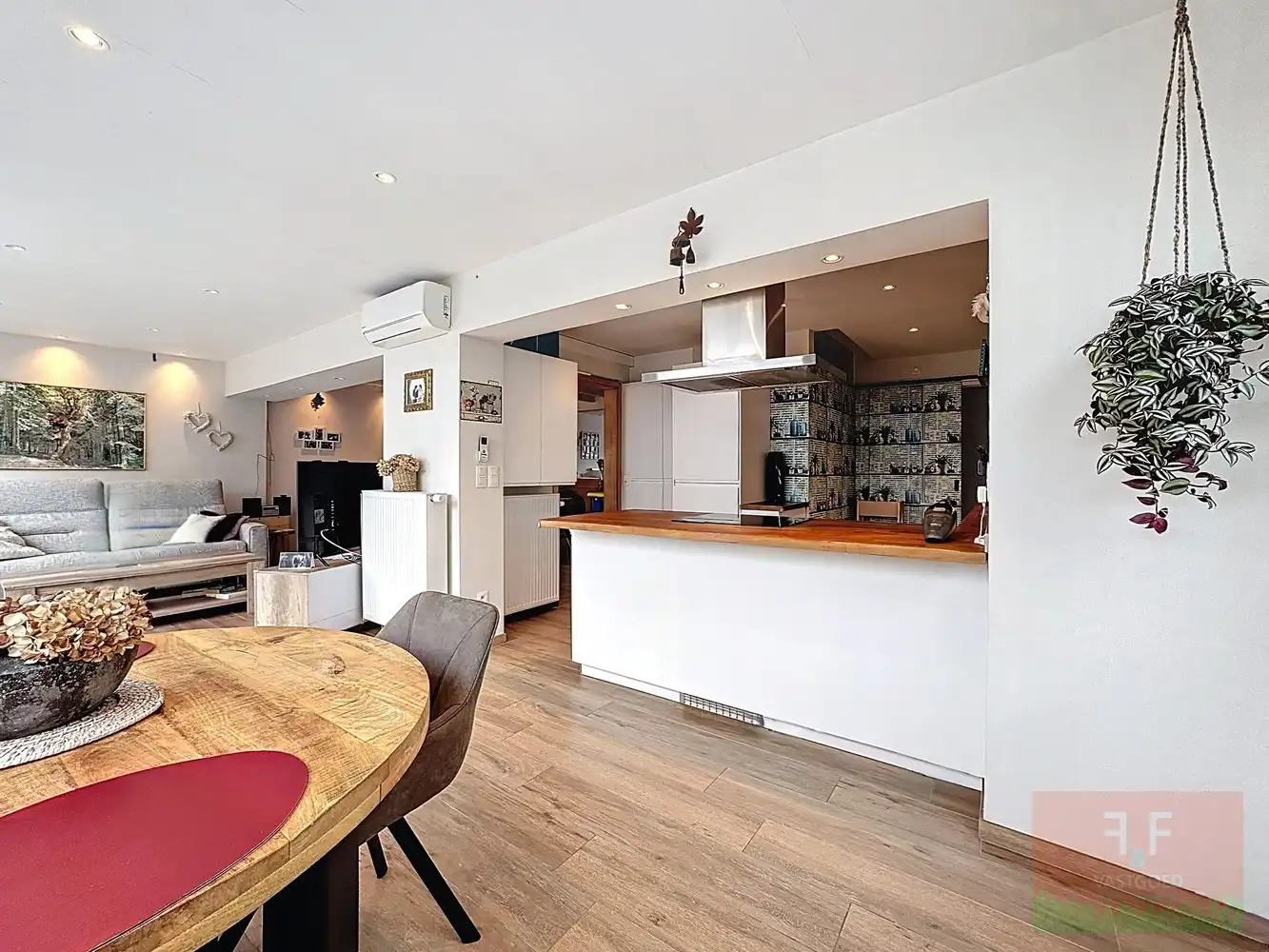 Instapklare en energiezuinige bungalow met 2 slaapkamers, zonneterras en inpandige garage foto 12