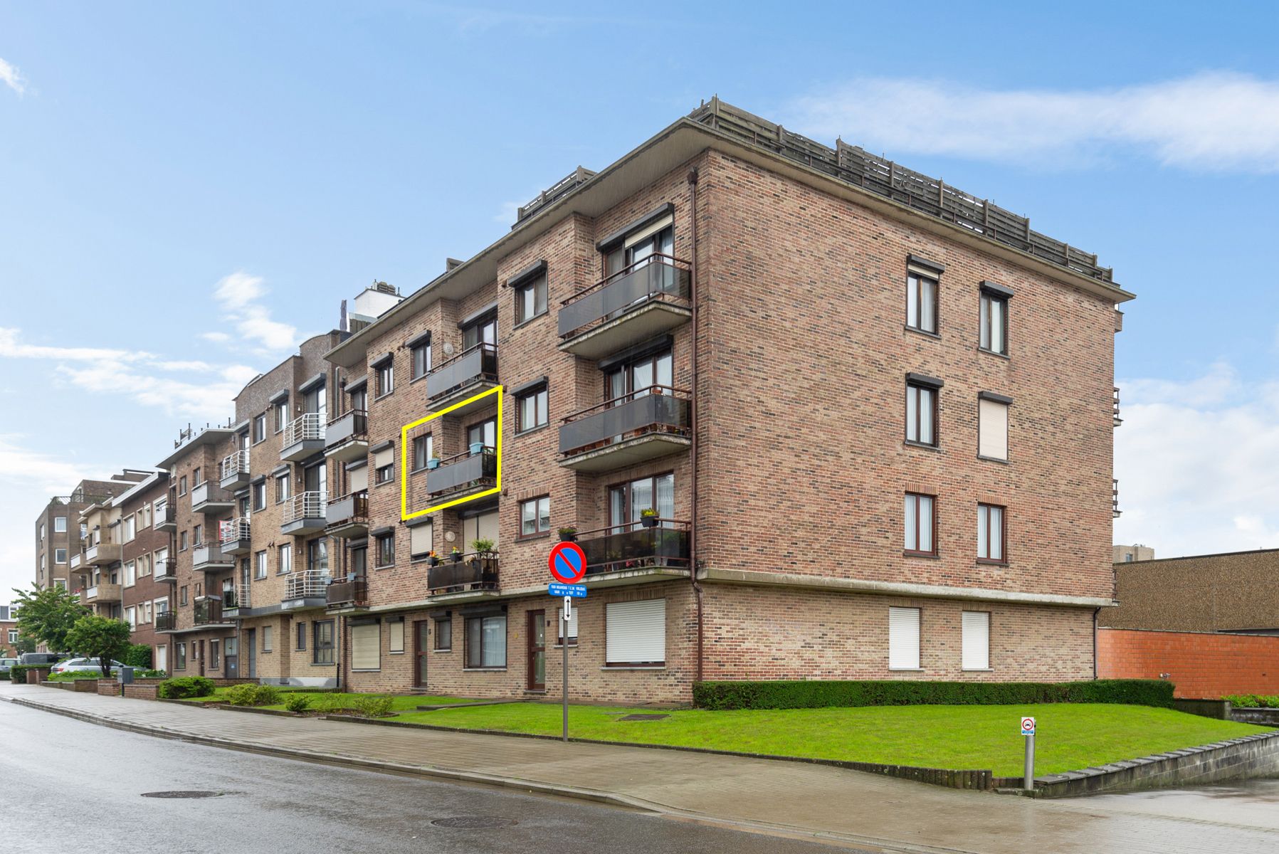 Zéér goed onderhouden appartement met lift, kelder en garage foto 2