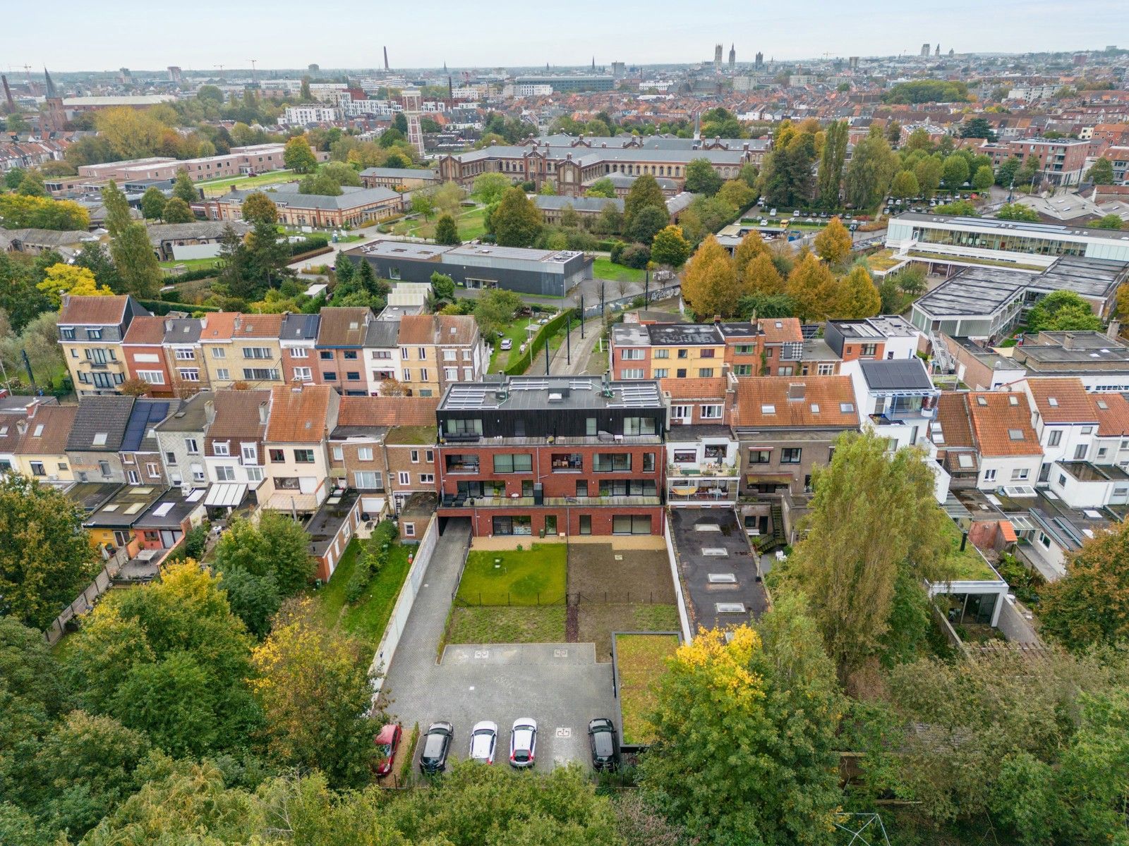 Ruim nieuwbouwappartement foto 5