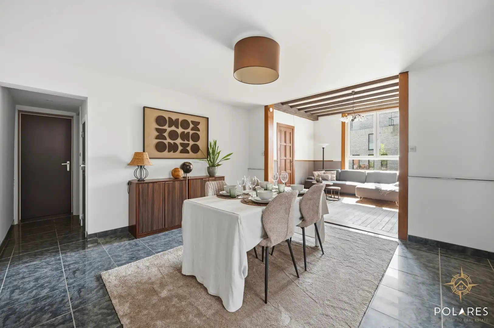 Charmant en instapklaar gelijkvloers appartement met koer en autostaanplaats foto 5