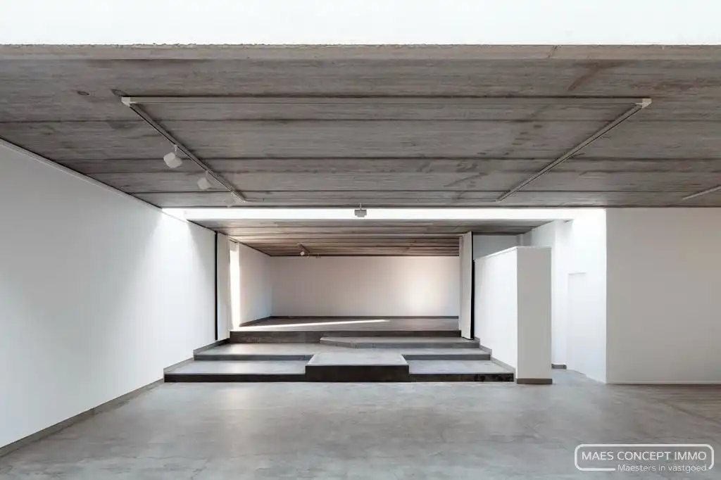 Exclusief kantoor van 515 m² te huur in Zwevegem foto 4