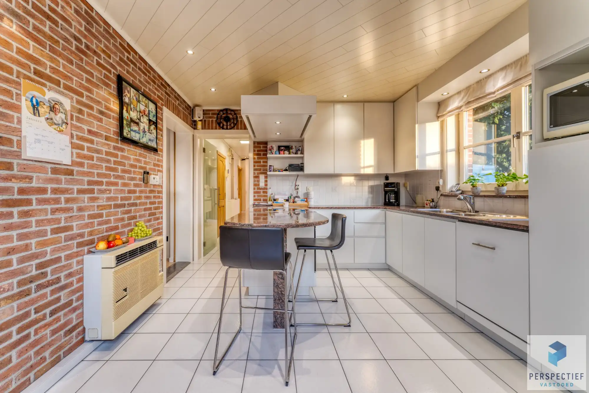 Landelijk gelegen villa met handelsruimte en buitenzwembad op 1370 m² foto 13