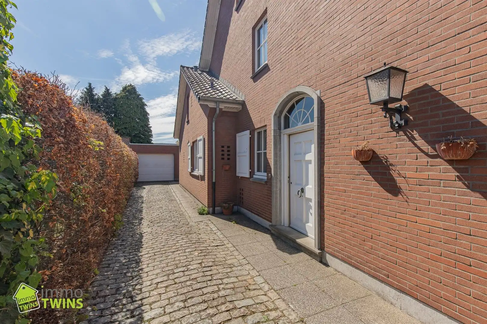 Prachtige open bebouwing met garage te Kruibeke.  foto 3