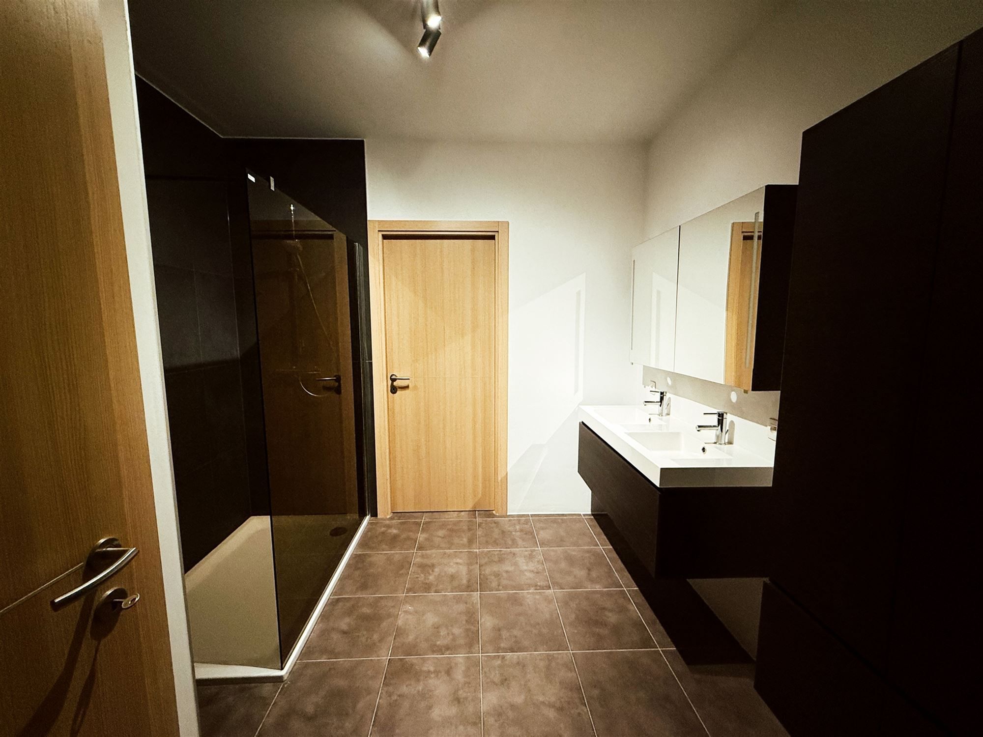 Duplex appartement vlak bij het iconische MAS foto 6