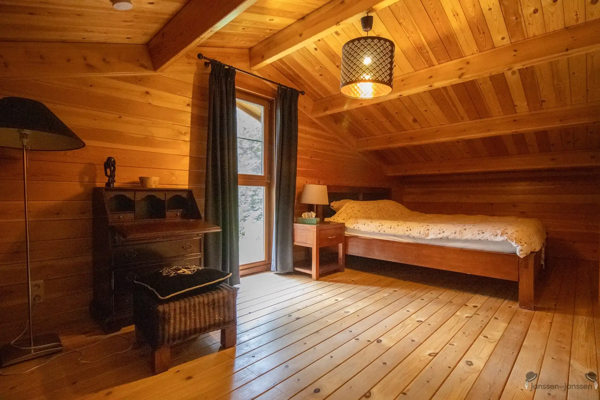 Chalet met bew. opp. van 100 m² met 3 slaapkamers op 3.759 m² in gebied voor verblijfsrecreatie foto 9