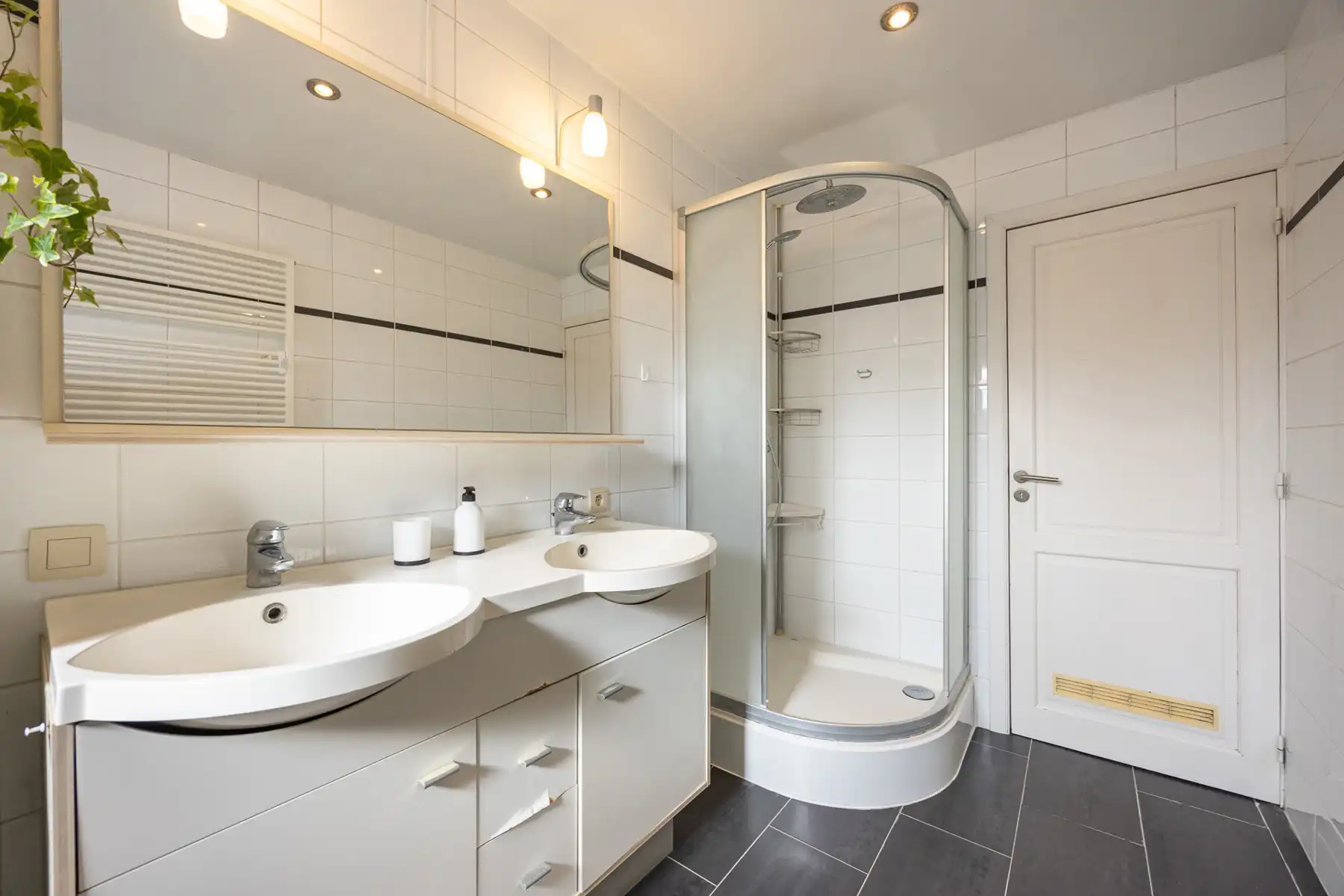 Charmante woning in het centrum van Brasschaat! foto 8