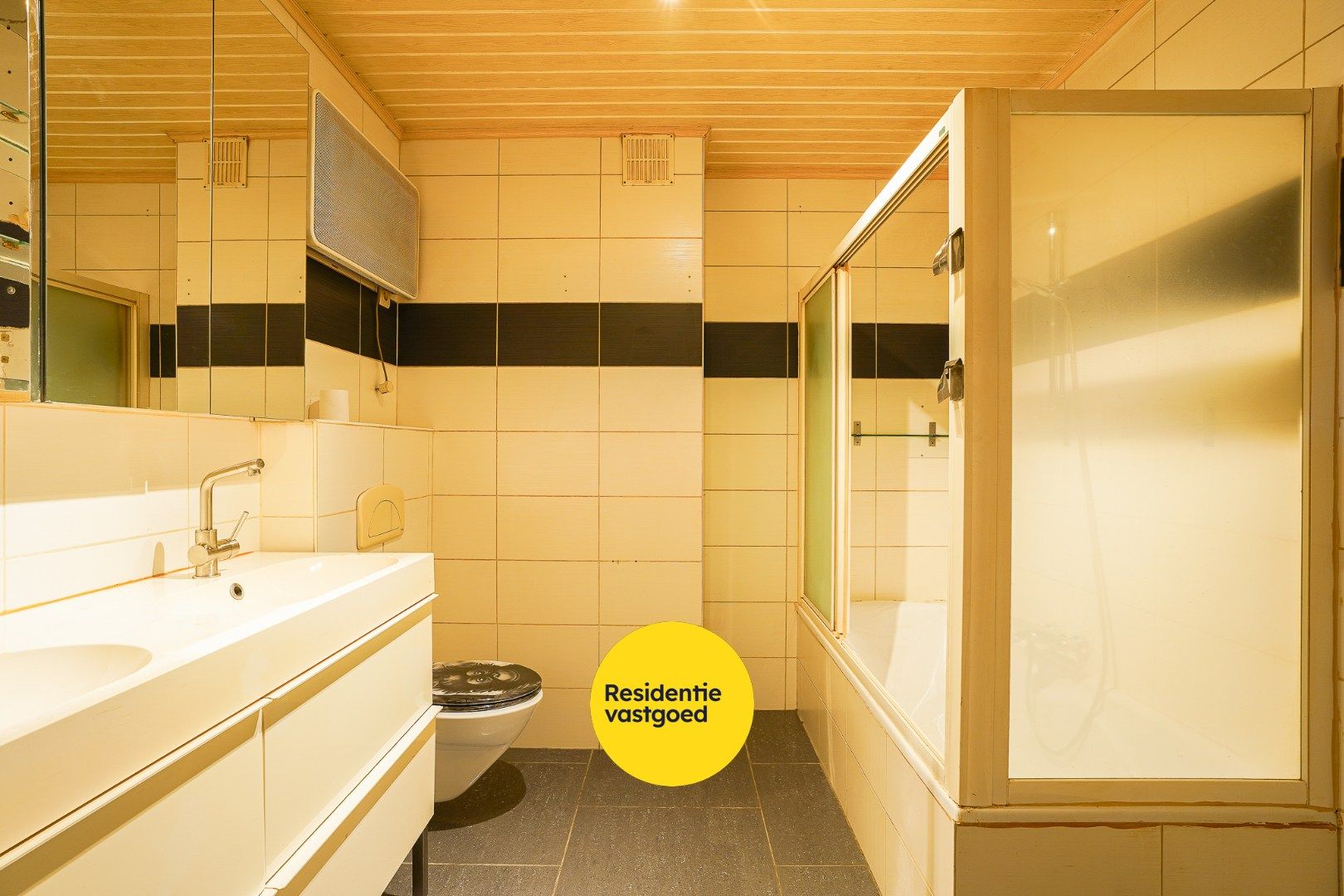 Gelijkvloers appartement inclusief garage, carport en staanplaats nabij het centrum van Ichtegem foto 7