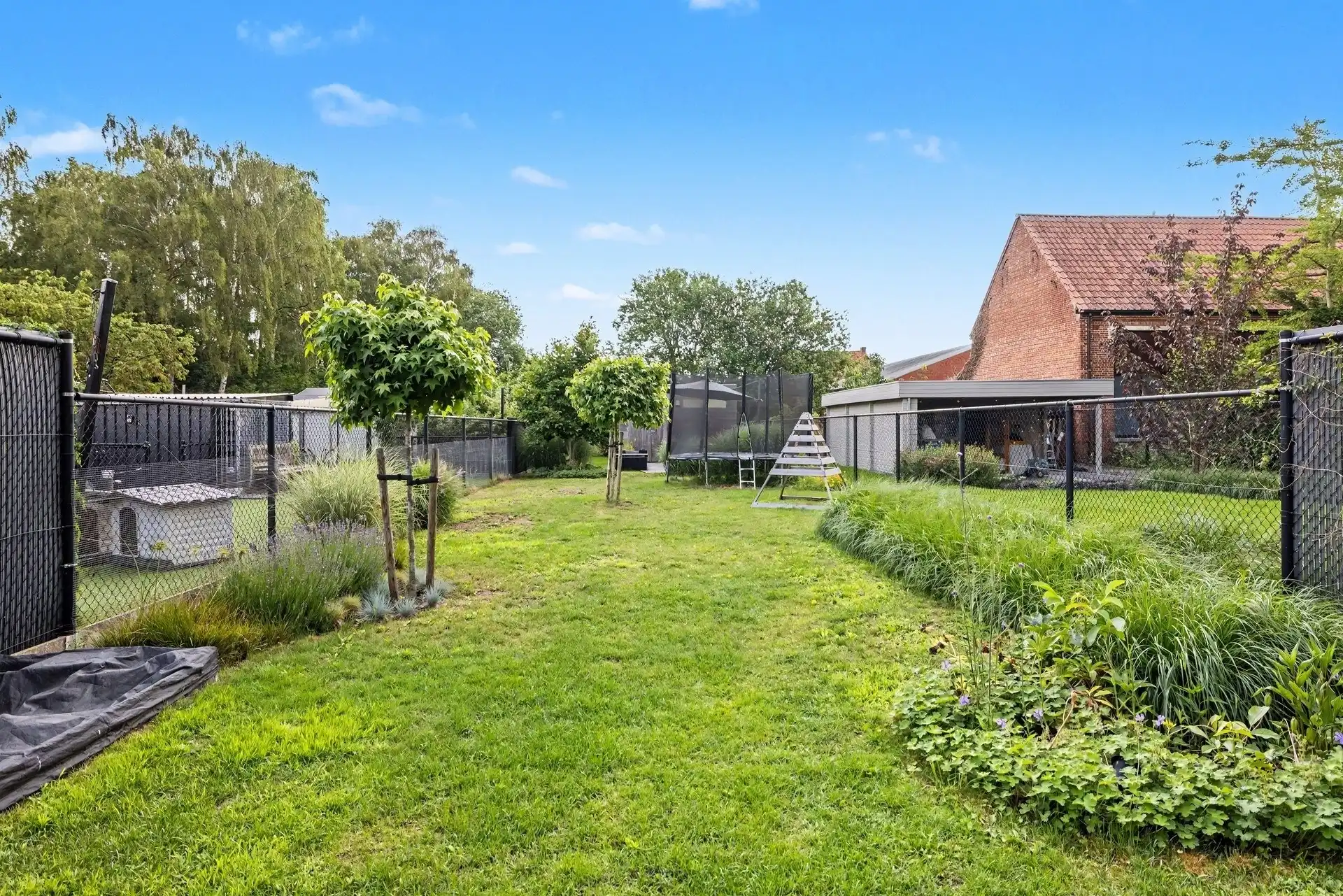 Uitstekend gelegen gezinswoning met inpandige garage en mooi aangelegde tuin (430m²) foto 23