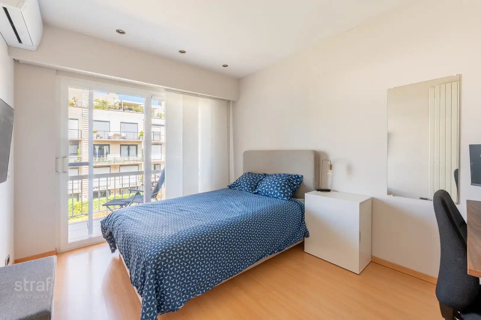 Ruim hoekappartement met 2 terrassen, garagebox, EPC B en topligging op Linkeroever foto 12