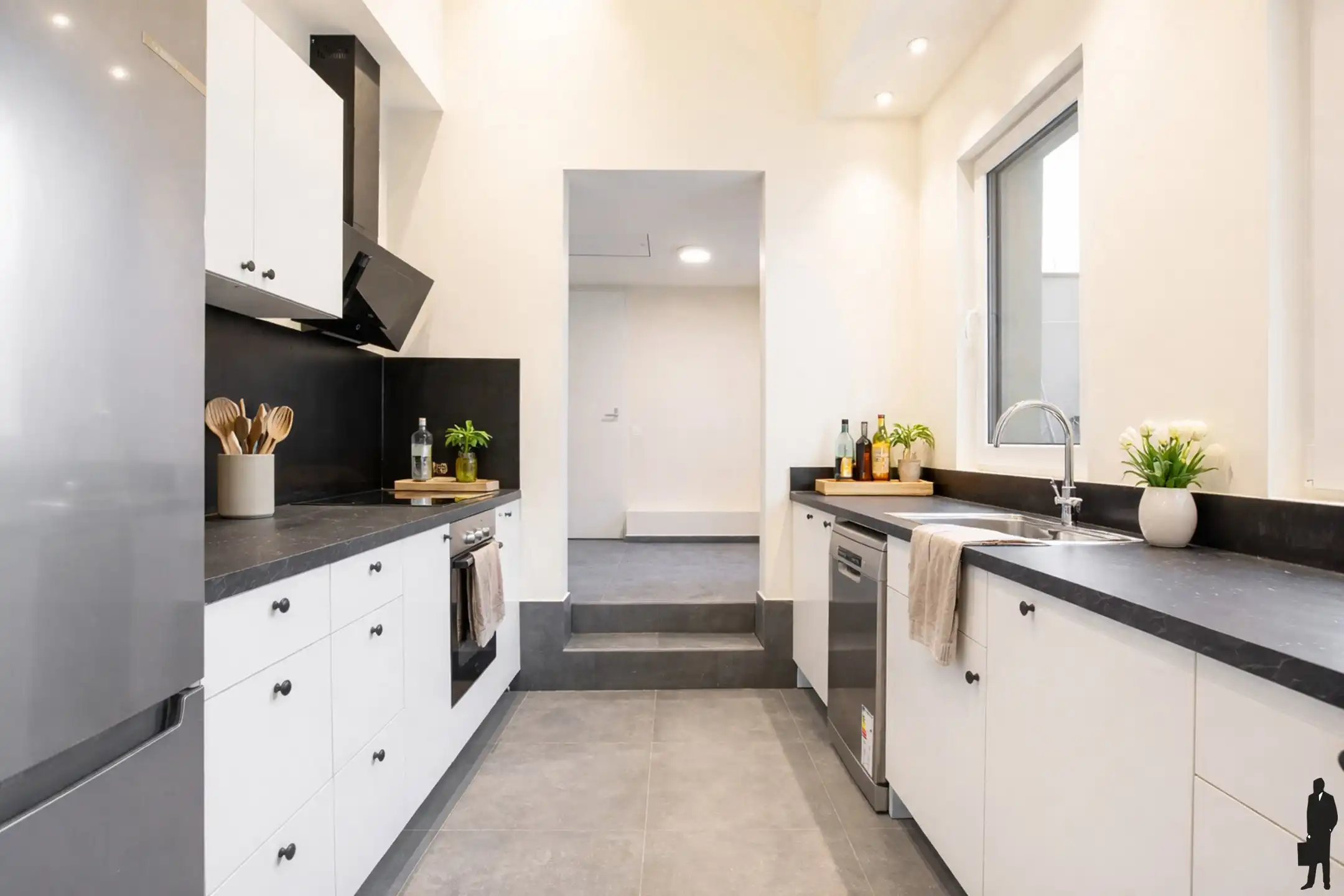 Volledig gerenoveerd stadswoning met 4 slpk en stadstuin! foto 3