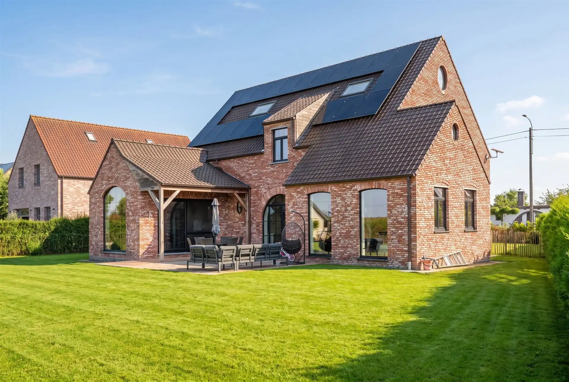 Recente pastorijwoning met 5 slk, lift en ruime tuin! foto {{pictureIndex}}