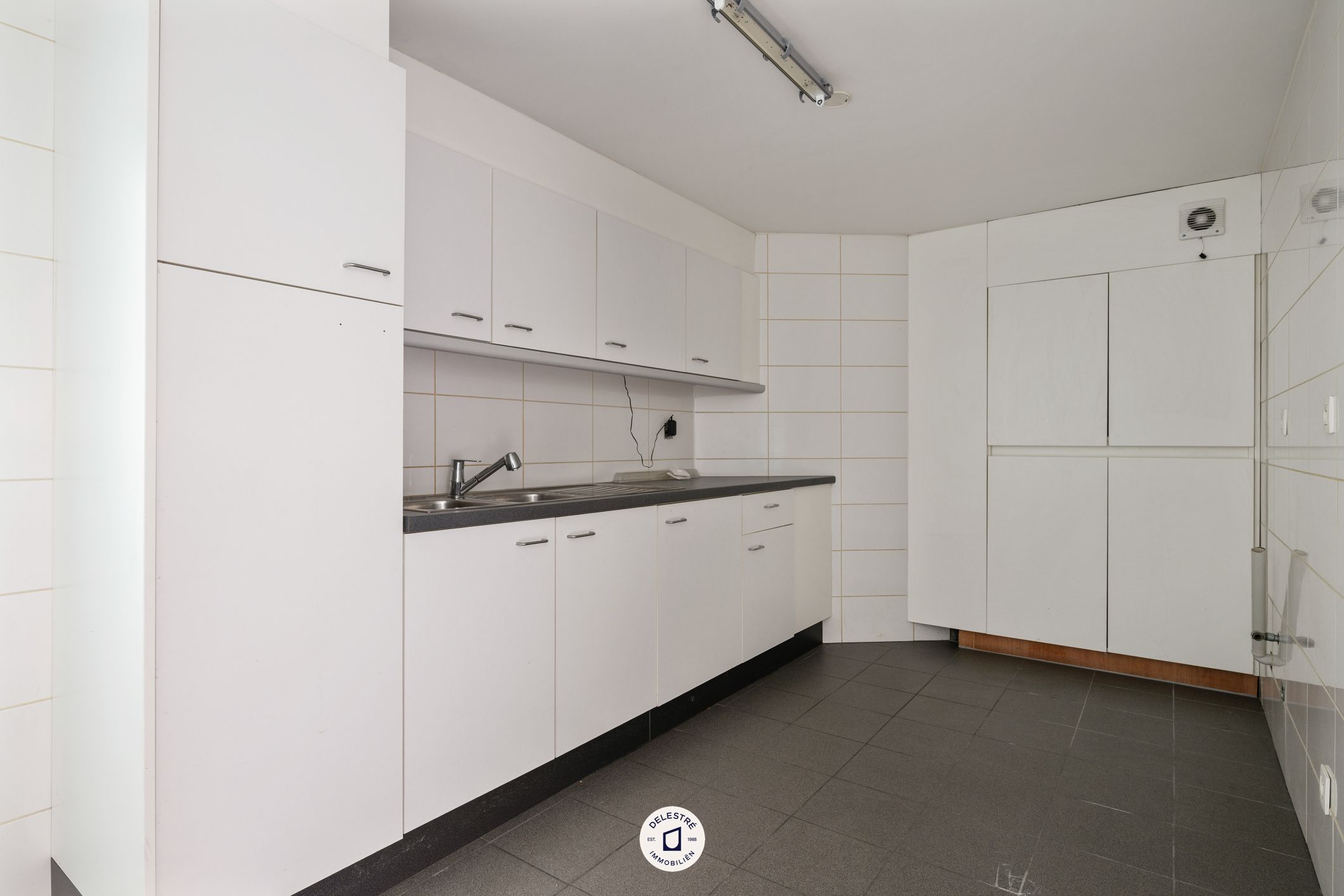 GERENOVEERD COMMERCIEEL PAND MET WOONST TOPLOCATIE foto 10