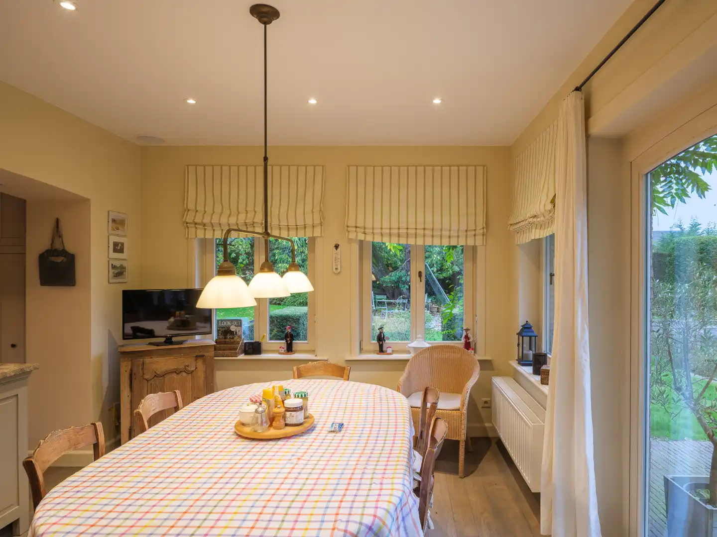 Klassieke villa met 390 m² woonoppervlakte op een perceel van 2.278 m² foto 9