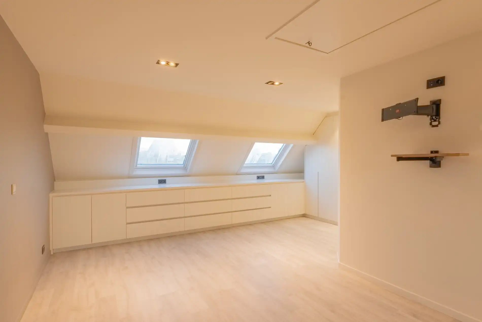 Groot woonhuis met tuin te Knokke-Heist. Garage mogelijk! foto 19