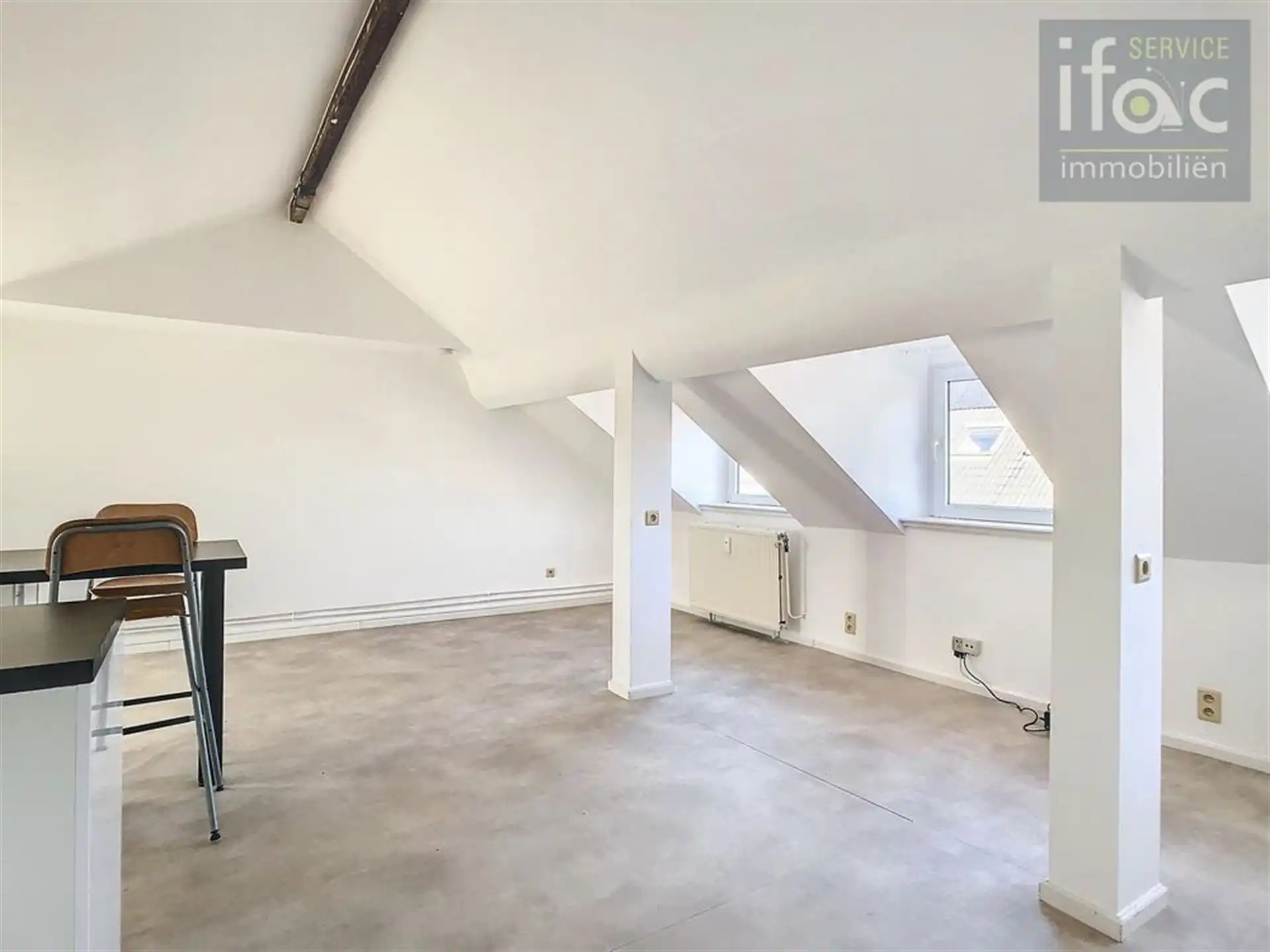 Lichtrijke studio foto 5