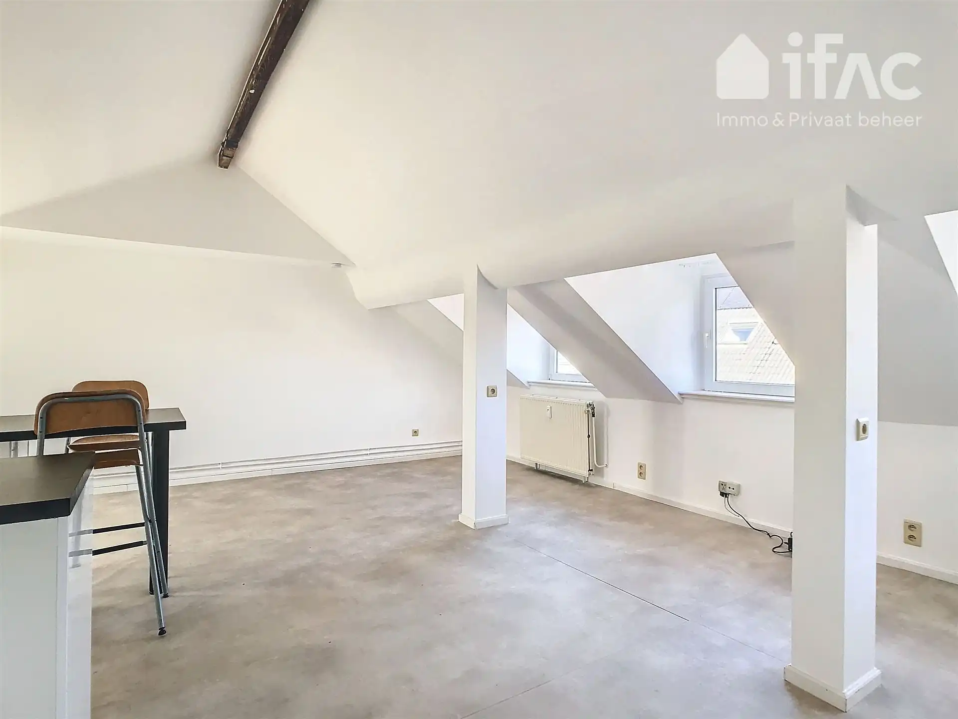 Lichtrijke studio foto 5