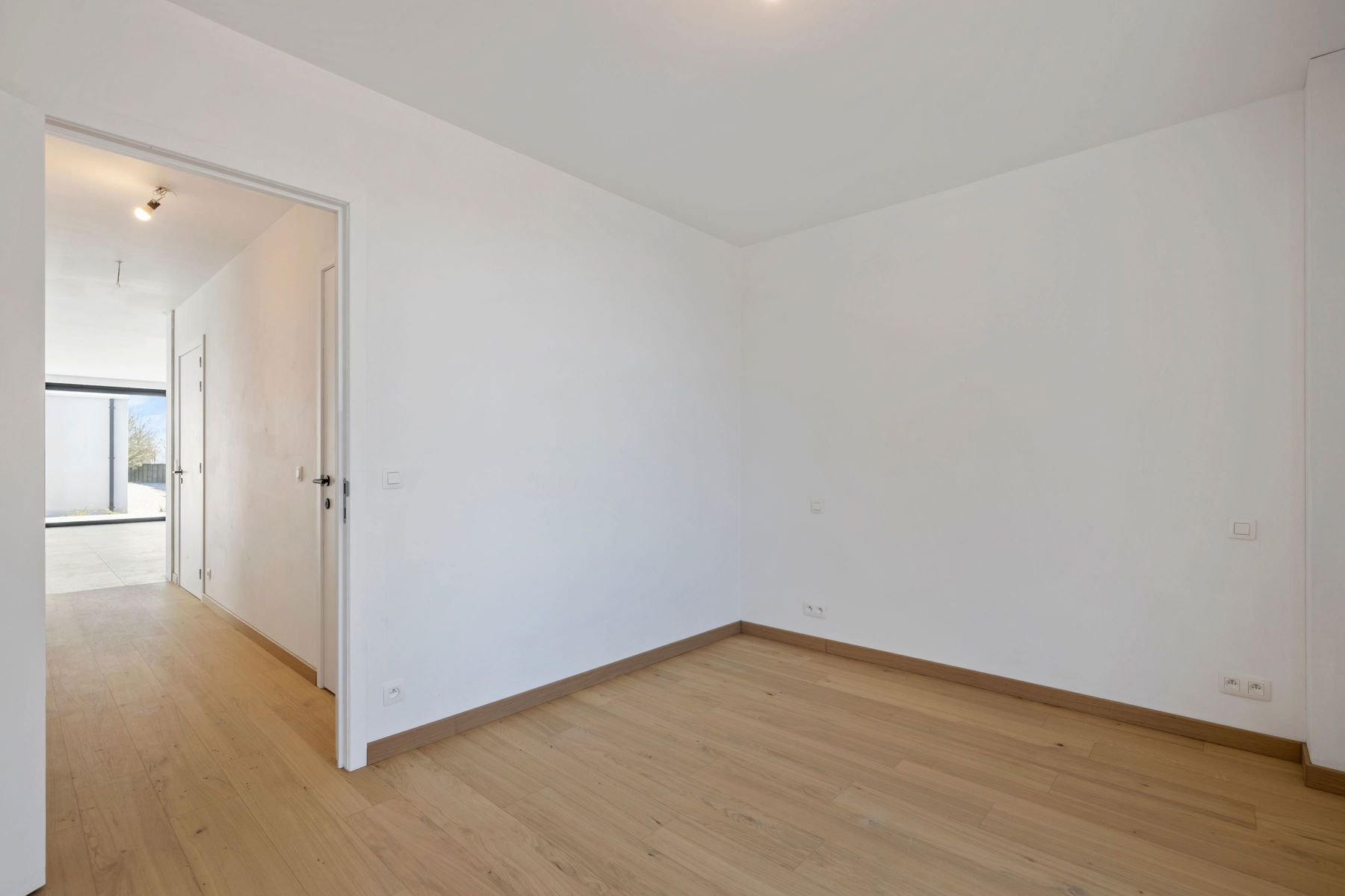Gelijkvloers nieuwbouwappartement met ruim terras. foto 16