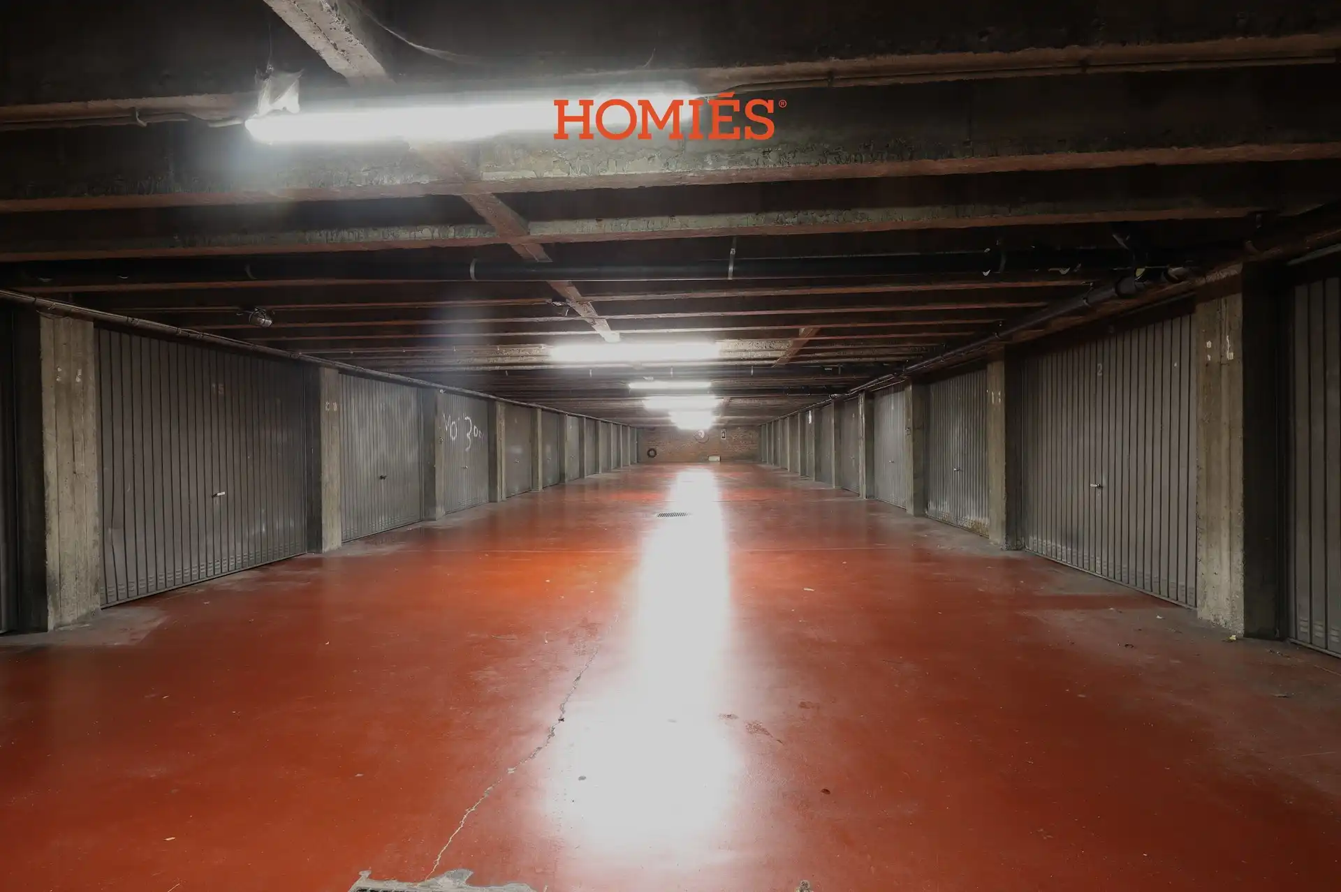 Ondergrondse garagebox vlakbij het station foto 2