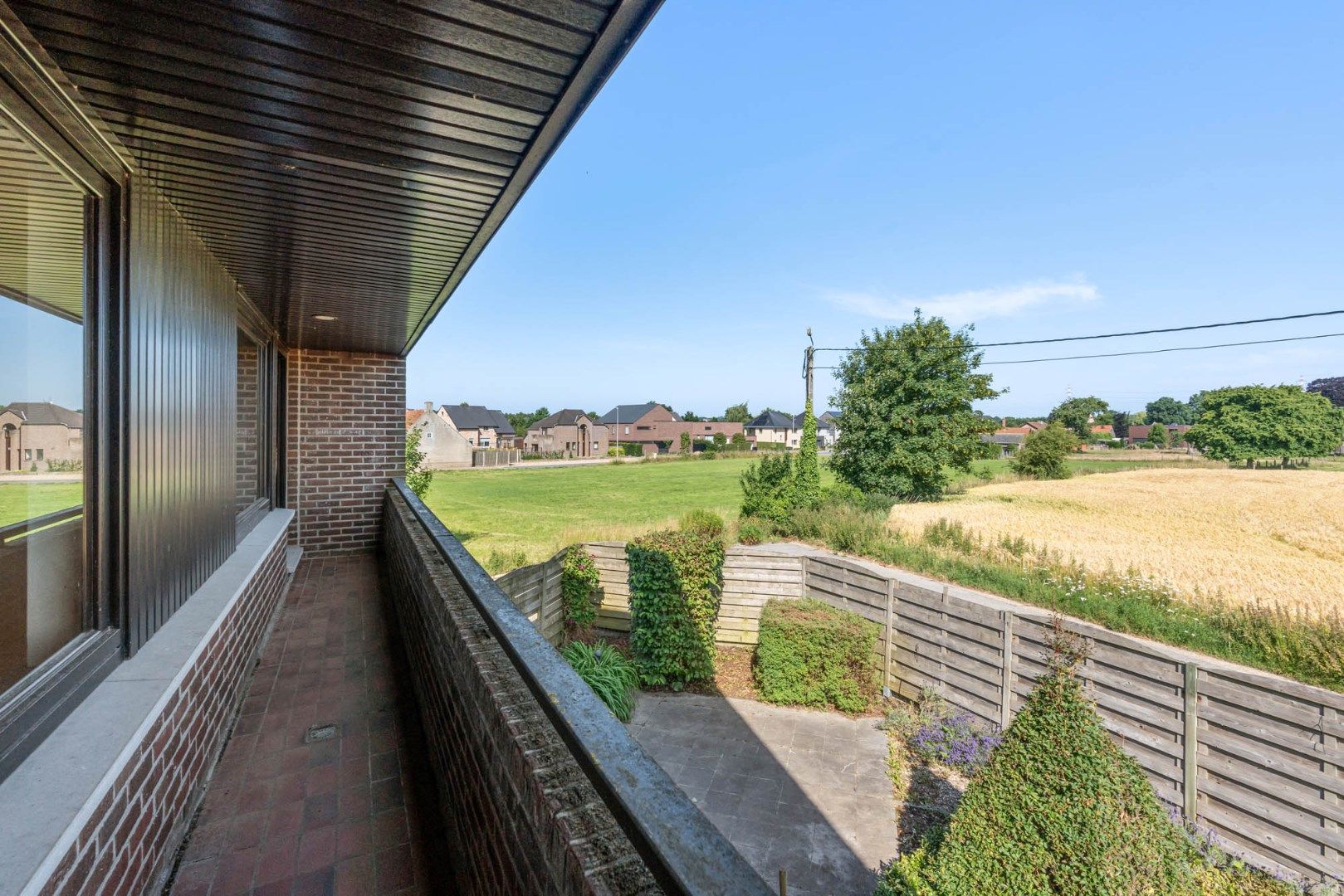 Multifunctioneel gebouw bestaande uit een woning, een winkel en een magazijn/werkplaats gelegen op een rustige locatie te Voorshoven! foto 15