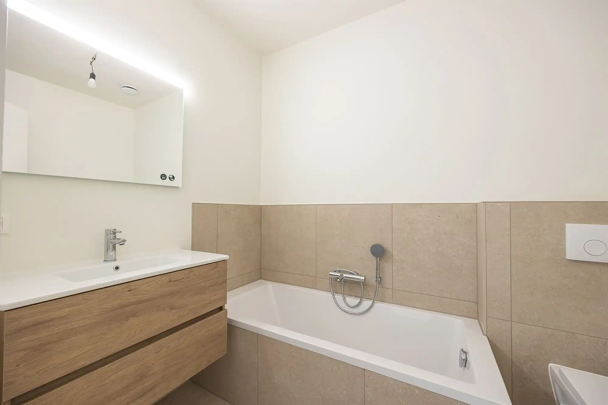 Shigeru Ban: app. met 3 slpkmrs., 2 bank. en 2 terrassen foto 16