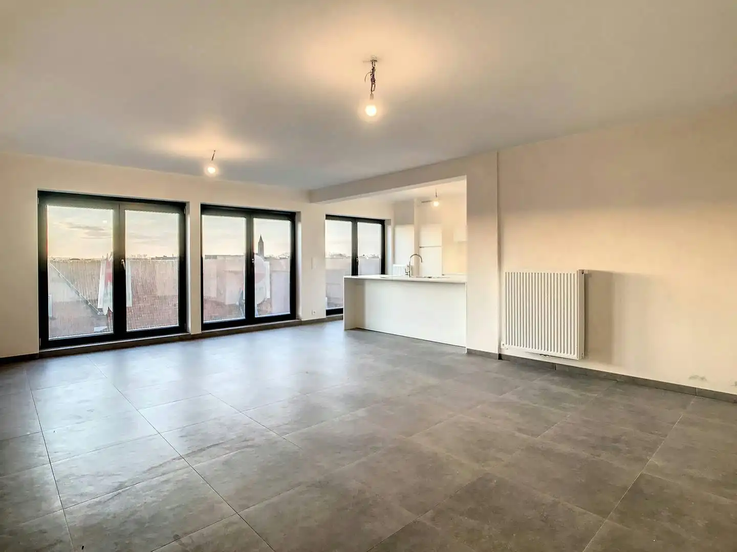 Gerenoveerd, energiezuinig appartement met 3 slaapkamers in Ieper  foto 4