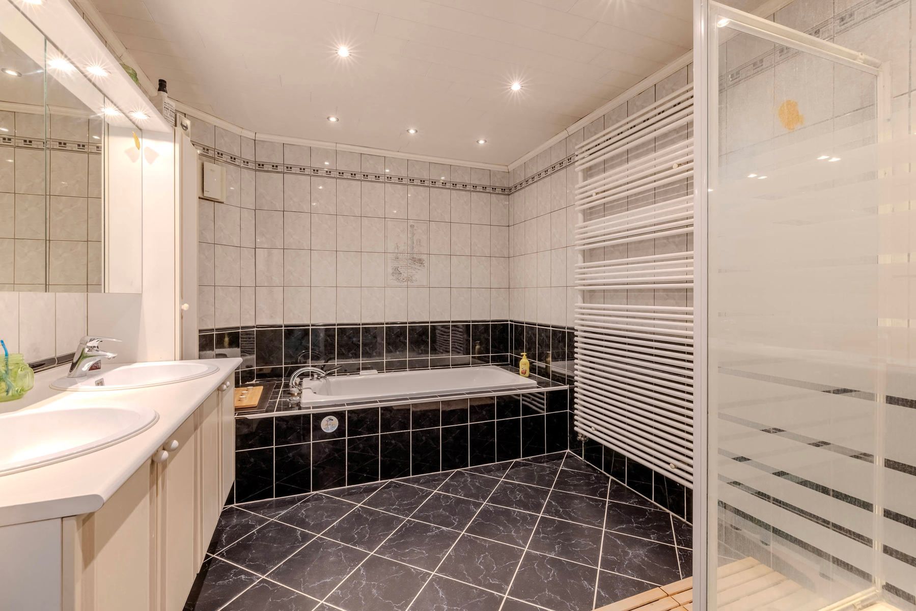 Ruime woning met mogelijkheid tot aankoop garagebox(en) foto 14