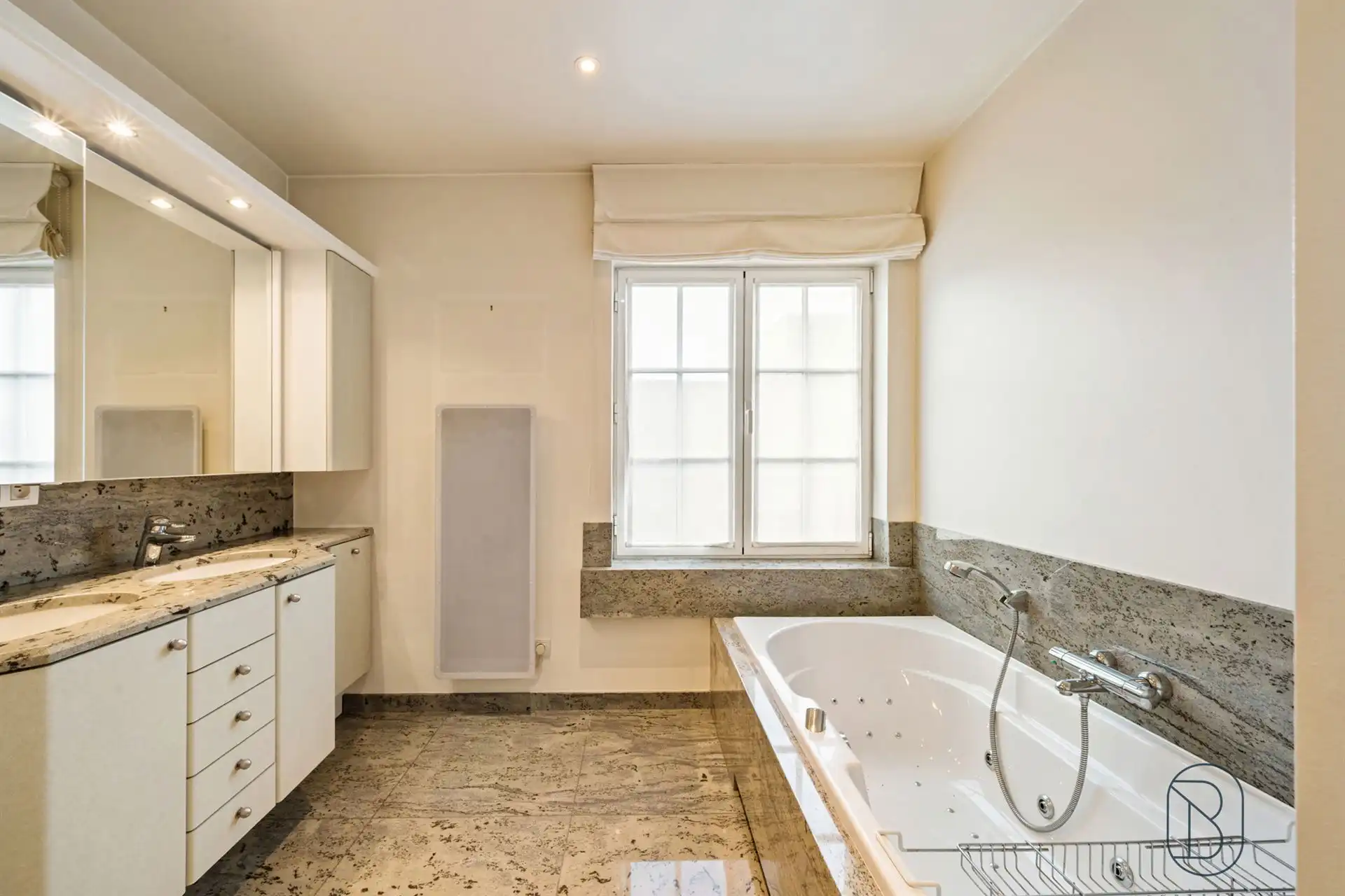Exclusief appartement van 184 m² in het centrum van Waregem! foto 15
