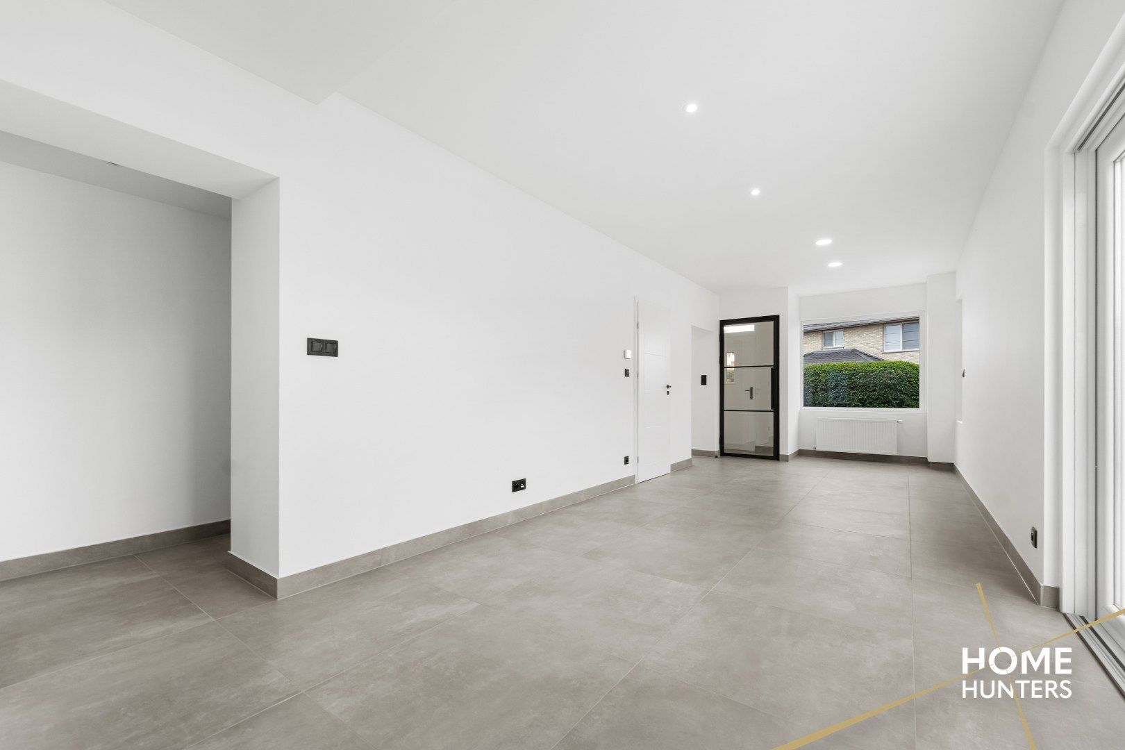 Gerenoveerde woning met 3 slaapkamers, zonnige tuin en een garage foto 15