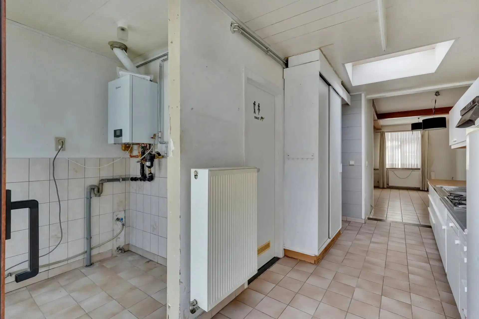 Op te knappen stadwoning op goede locatie foto 9