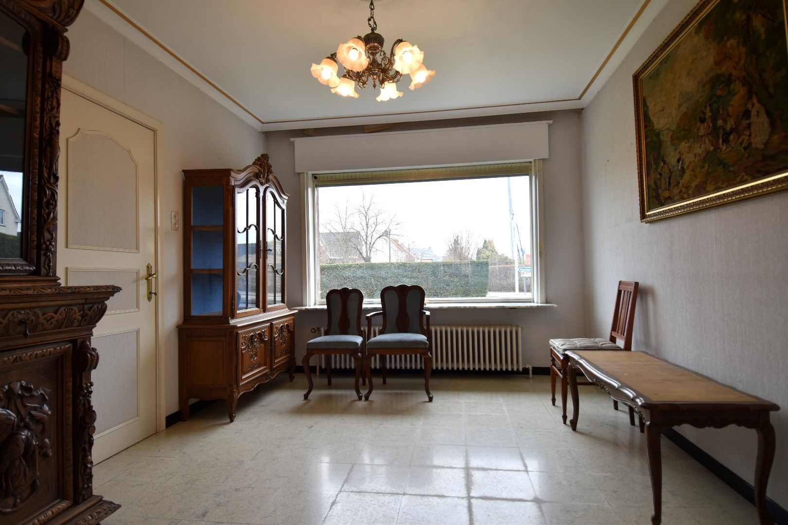 Gezinswoning op een perceel van 1244 m² met 4 slaapkamers, zonnige tuin en dubbele garage te koop in Ooigem/Wielsbeke foto 5