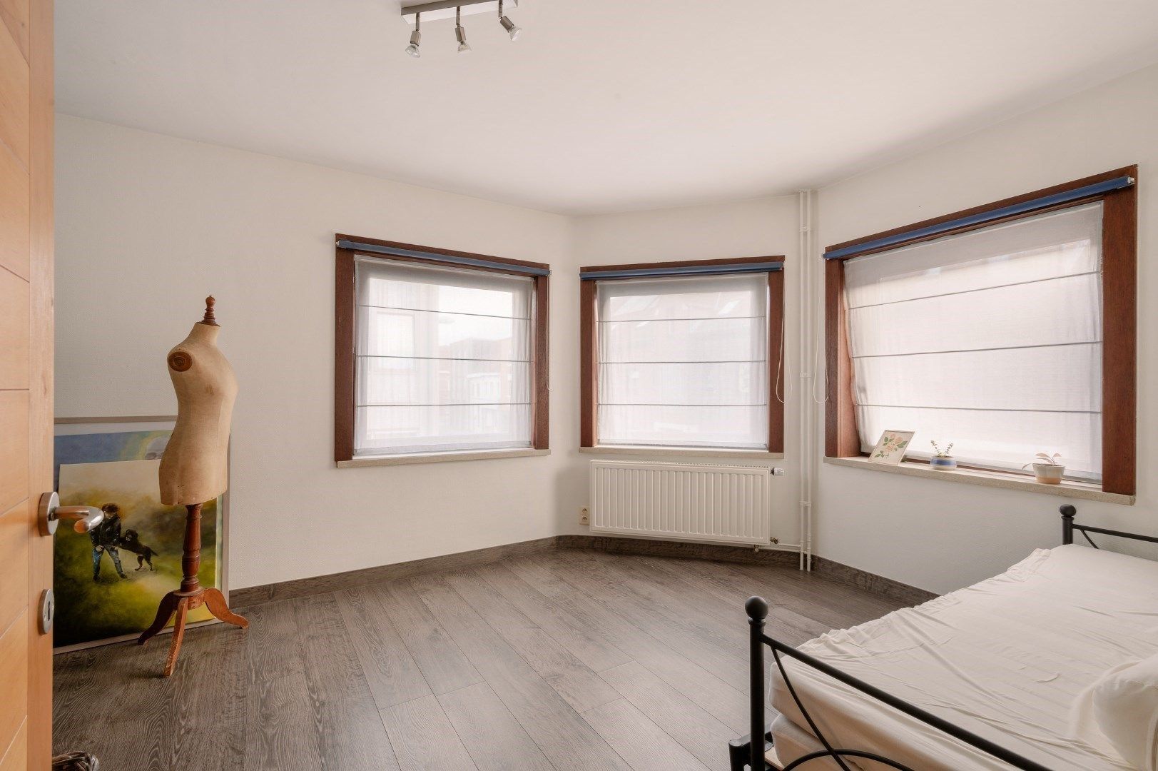 Grote woning met garage, uitweg en mogelijks 5 kamers foto 16