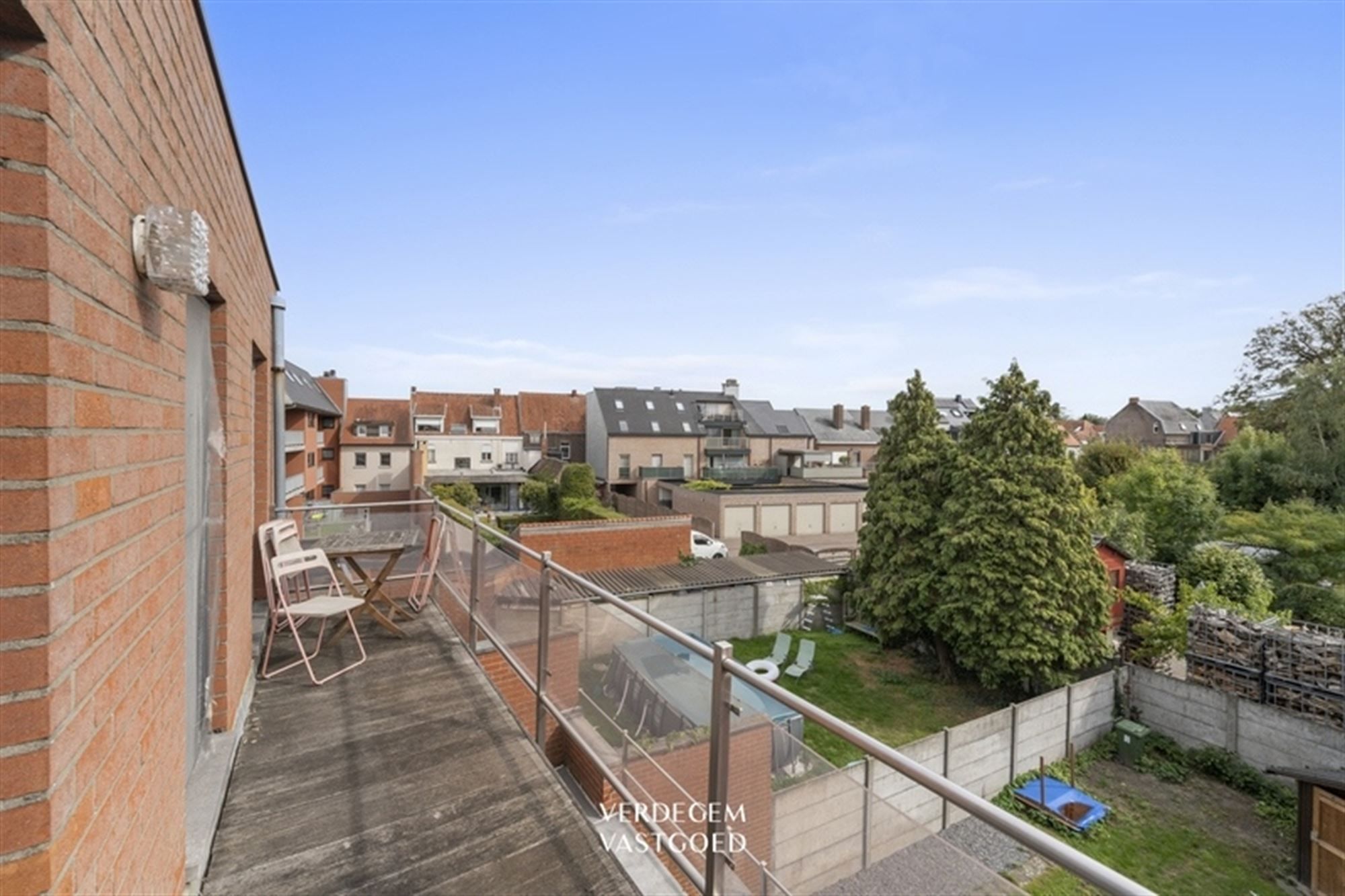 Appartement met 2 slaapkamers en zonnig terras in het dorpscentrum foto 3