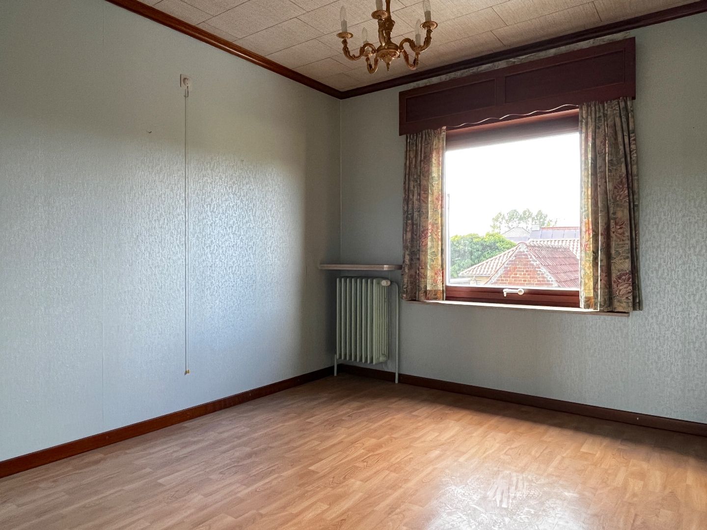 Grote, te renoveren, woning met 3 slk op rustige ligging foto 12