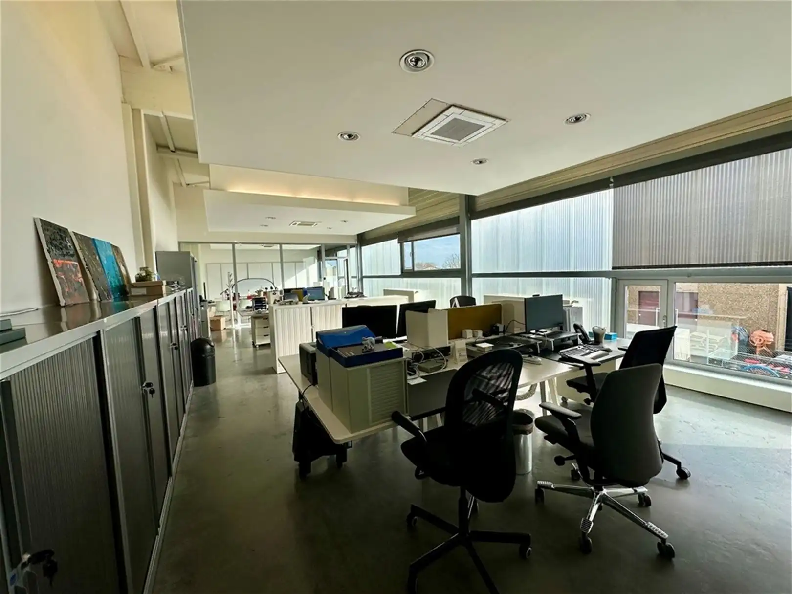 Magazijn met kantoren te koop in Gent nabij R4 foto 14