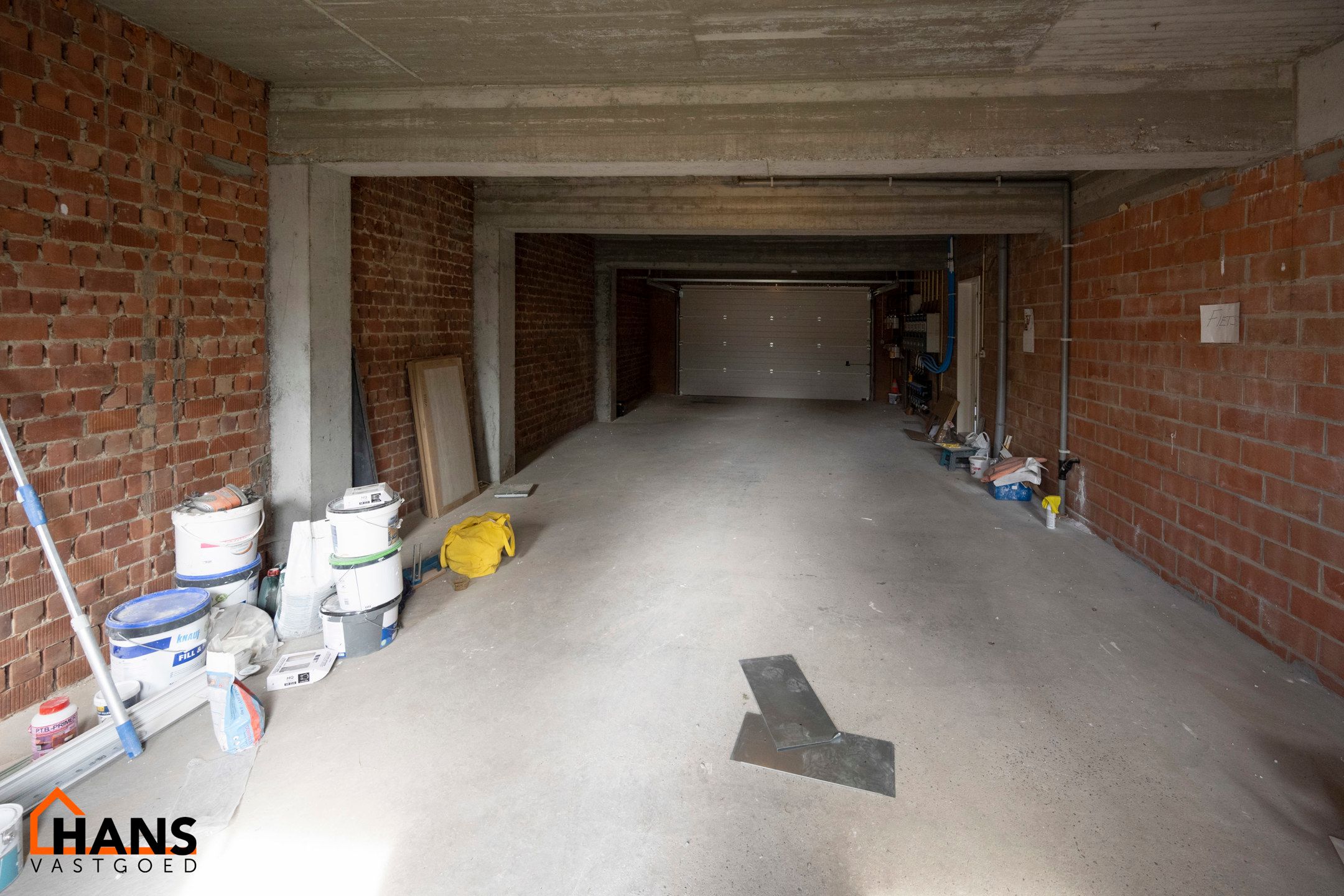 Gerenoveerd gelijkvloers appartement met 2 tuinen en garage. foto 25