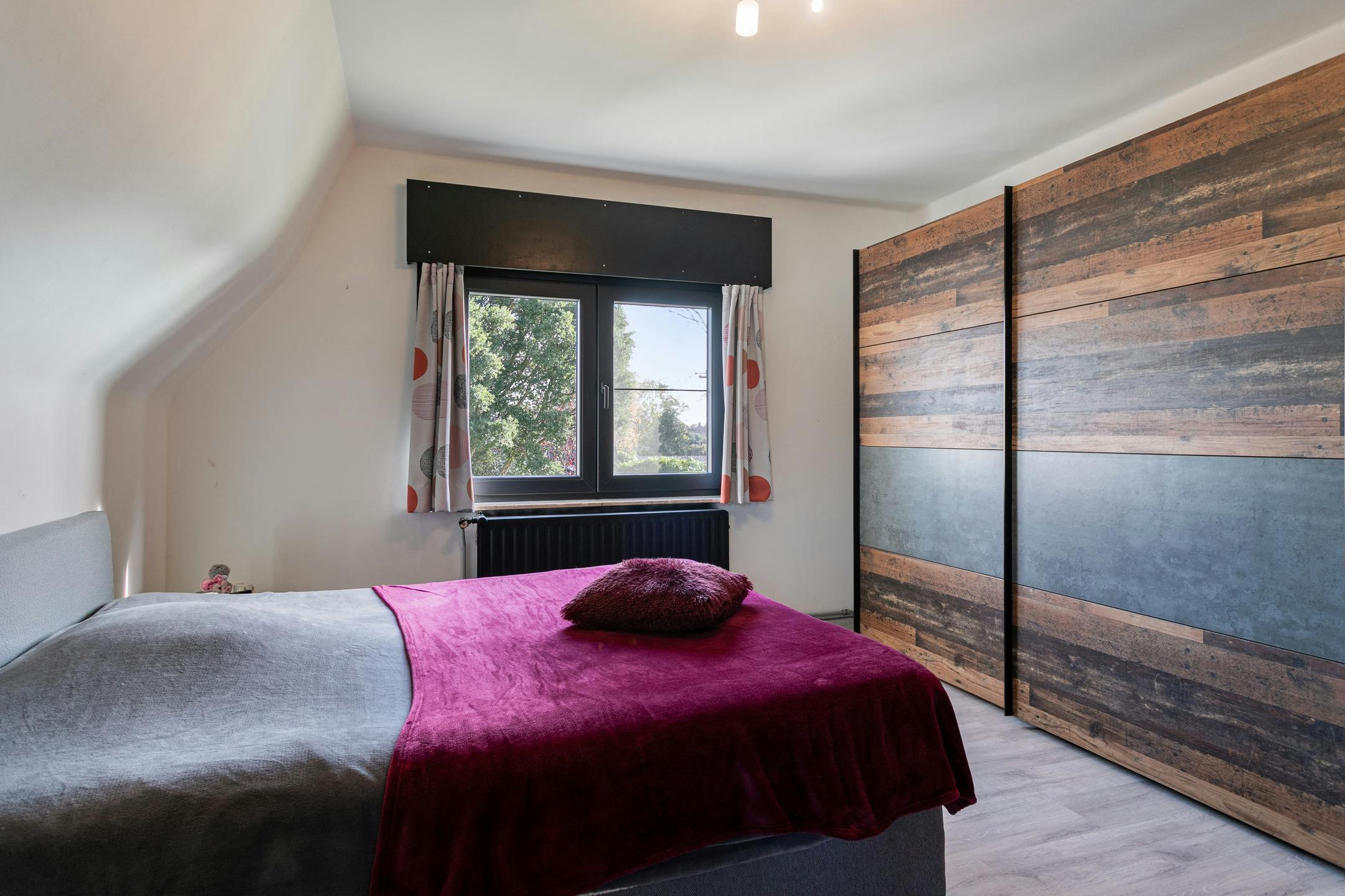 Huis met 4 slaapkamers, garage en zonnige tuin in Landegem foto 10