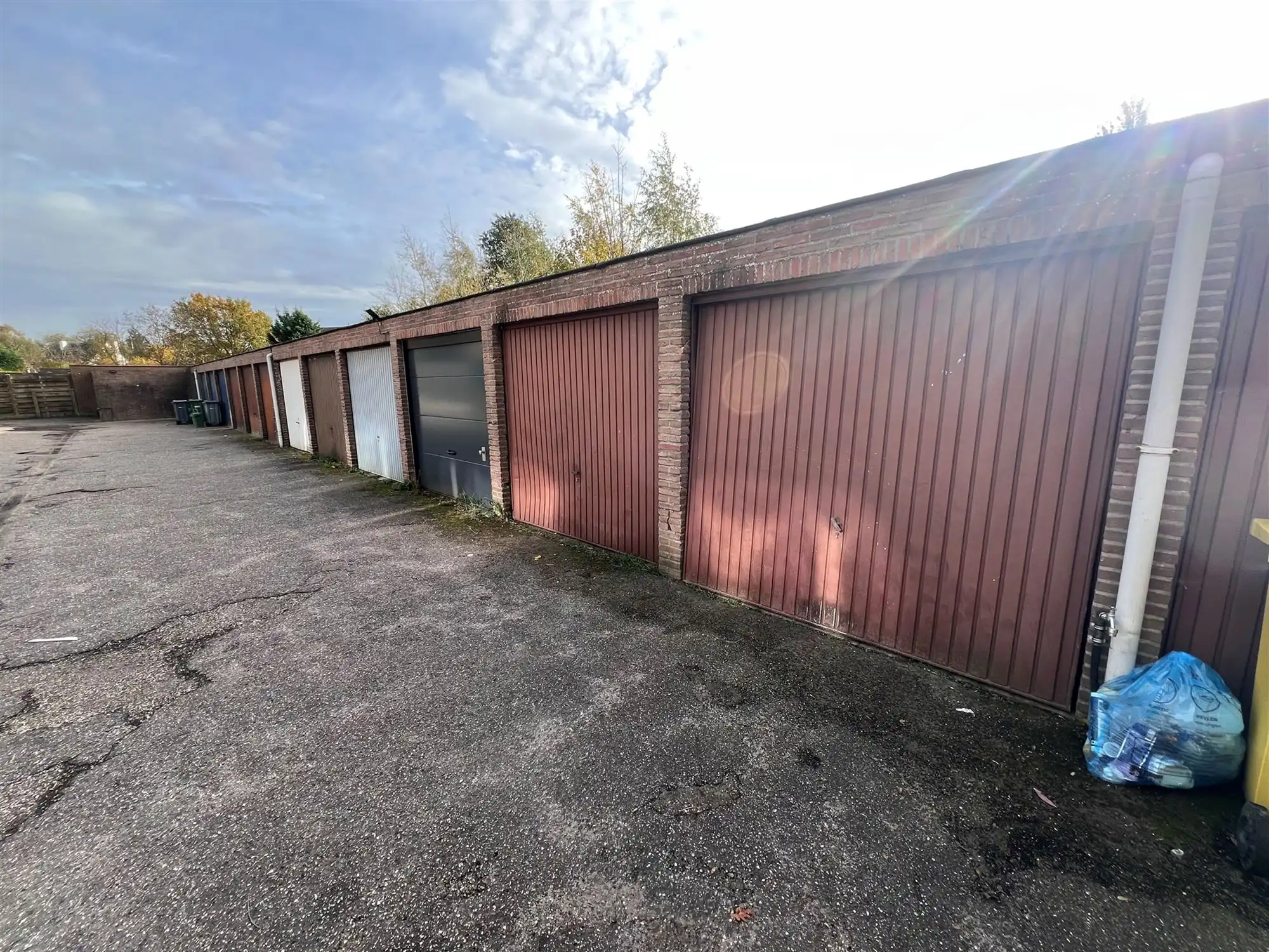 Instapklaar 2-slaapkamer appartement met terras en garage foto 17